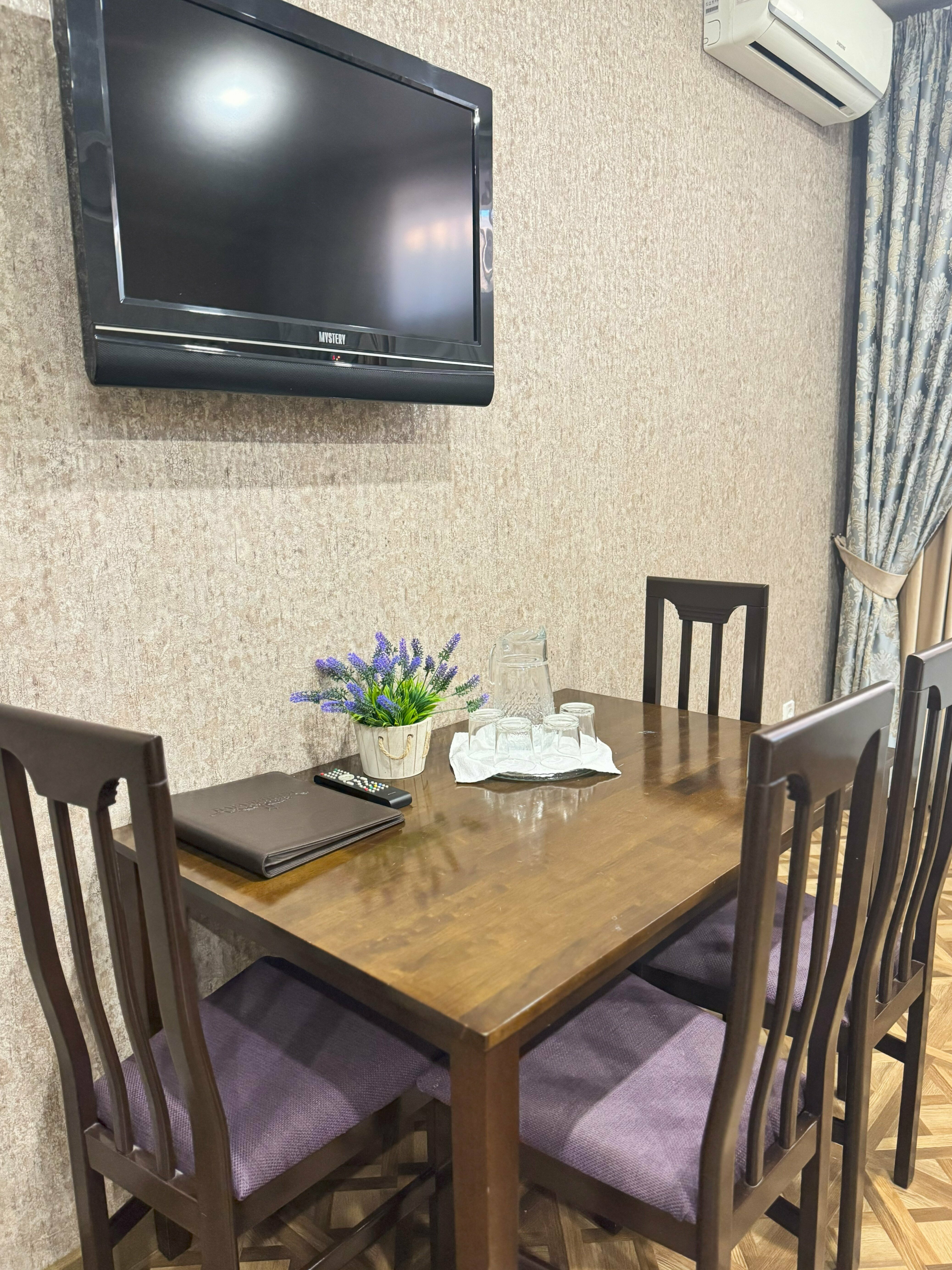 Двухкомнатный семейный номер deluxe (цокольный этаж)