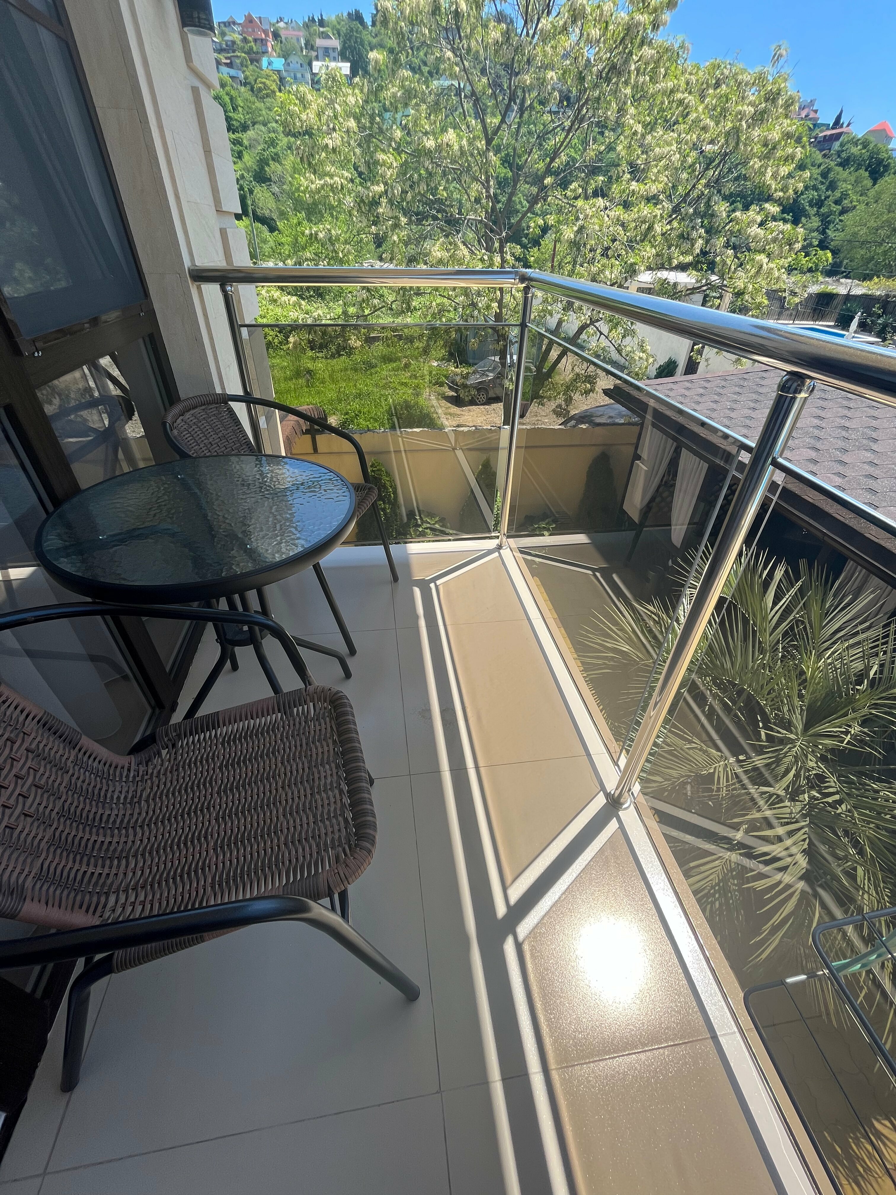 Трехместный номер с видом на бассейн