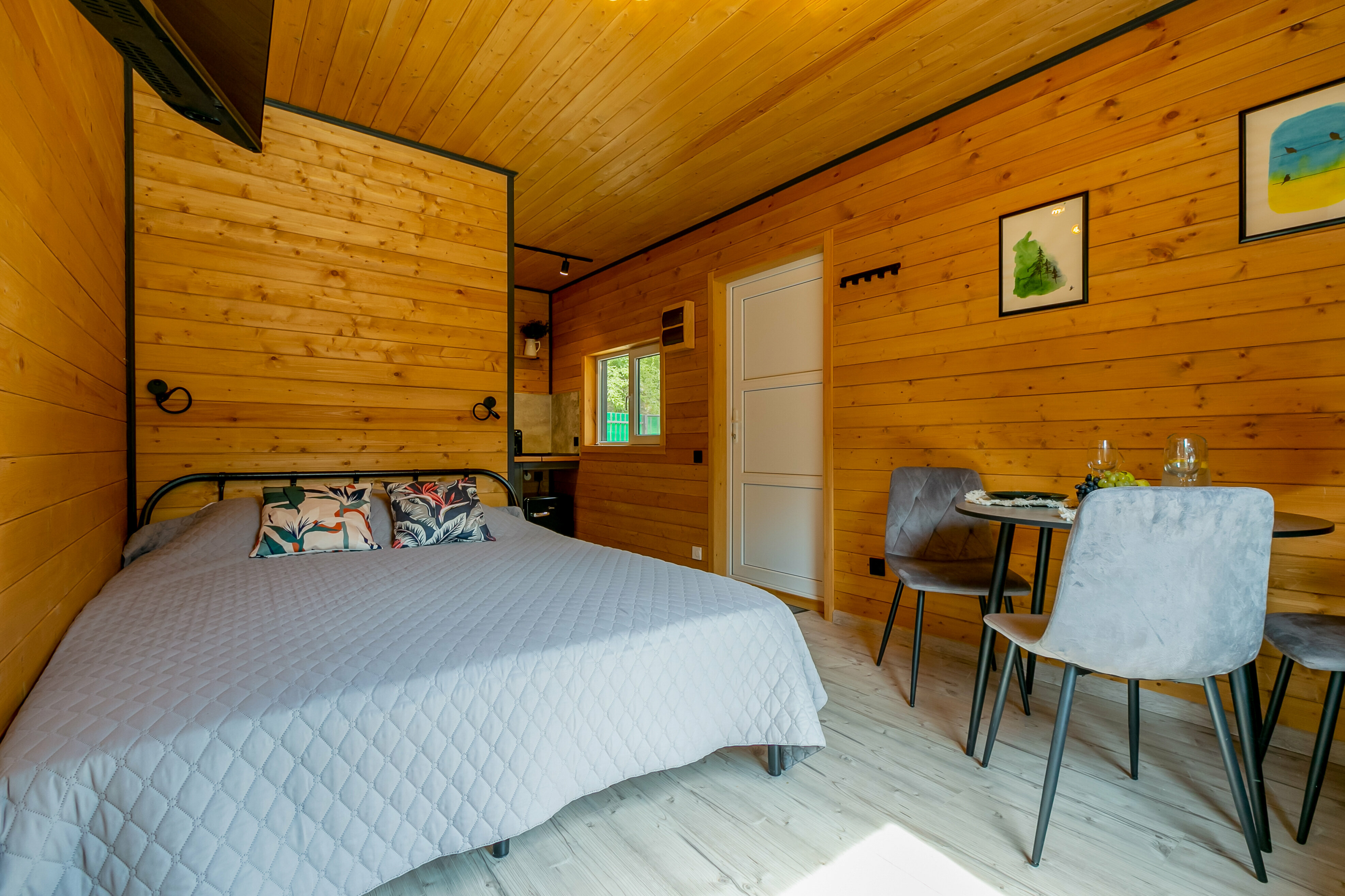 Дом с видом на бассейн