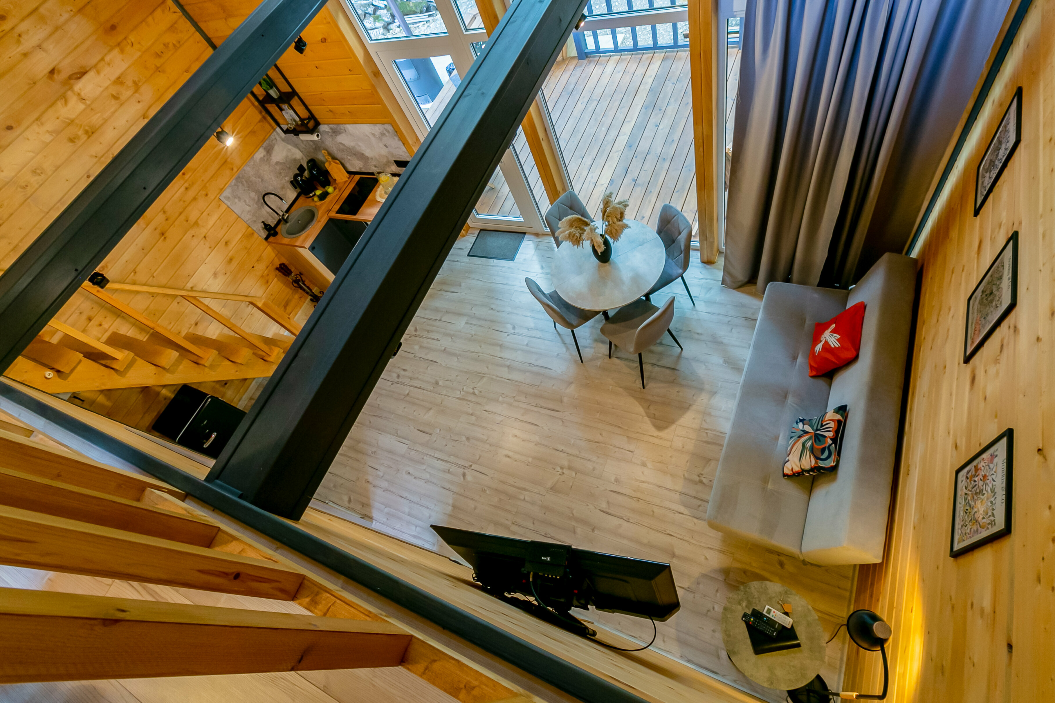 Двухуровневый четырехместный номер