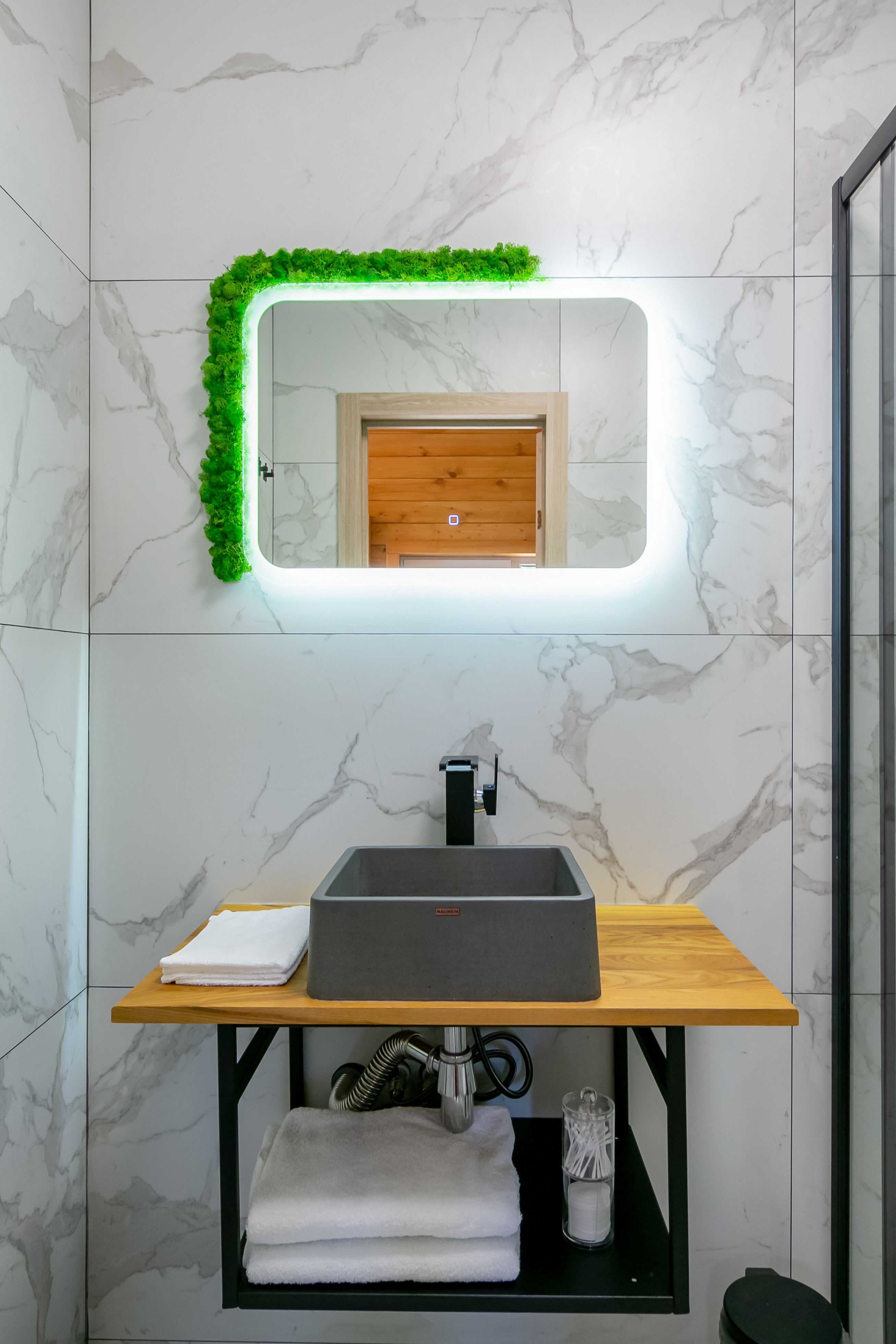 Дом с видом на бассейн