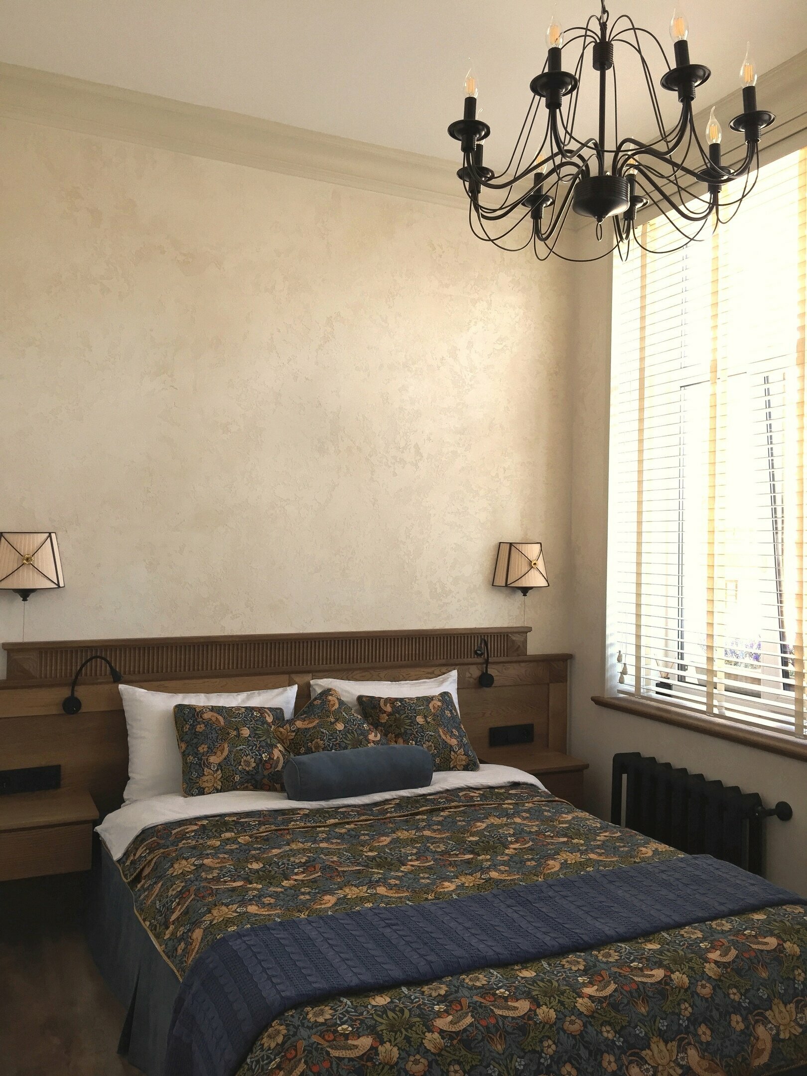 Двухместный номер с двуспальной кроватью и дополнительной кроватью