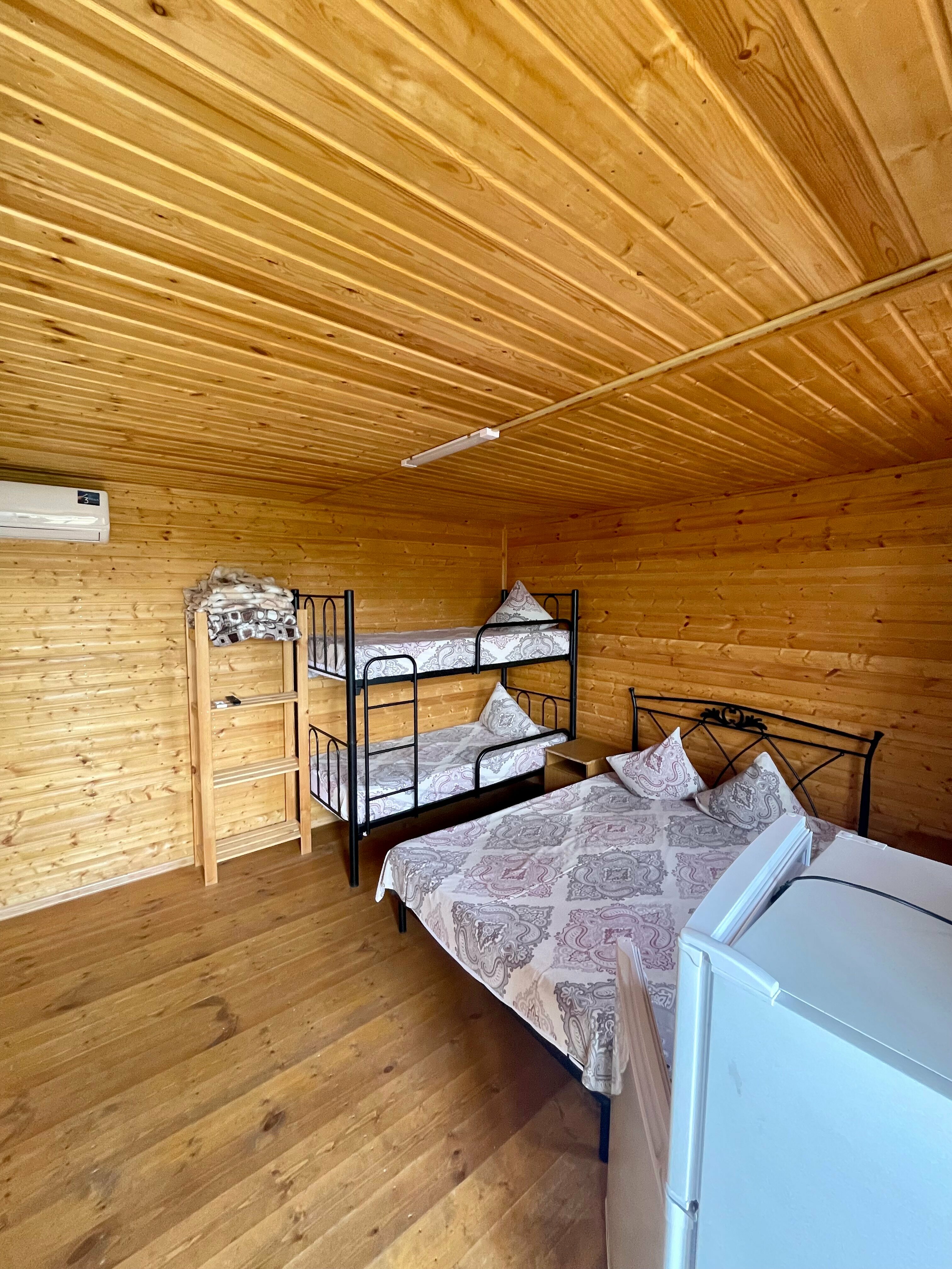 Четырехместный номер эконом-класса