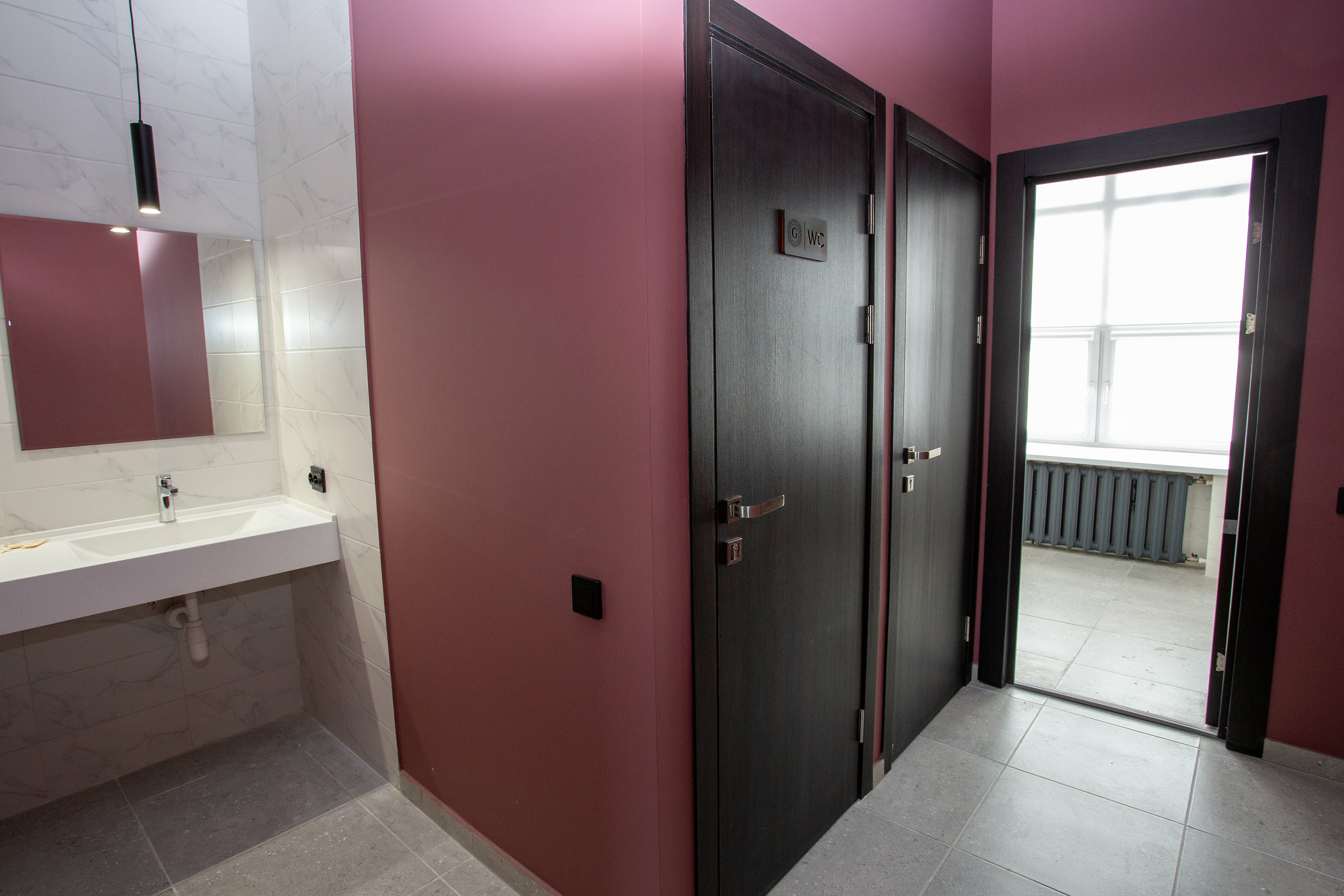 Односпальная кровать в общем номере