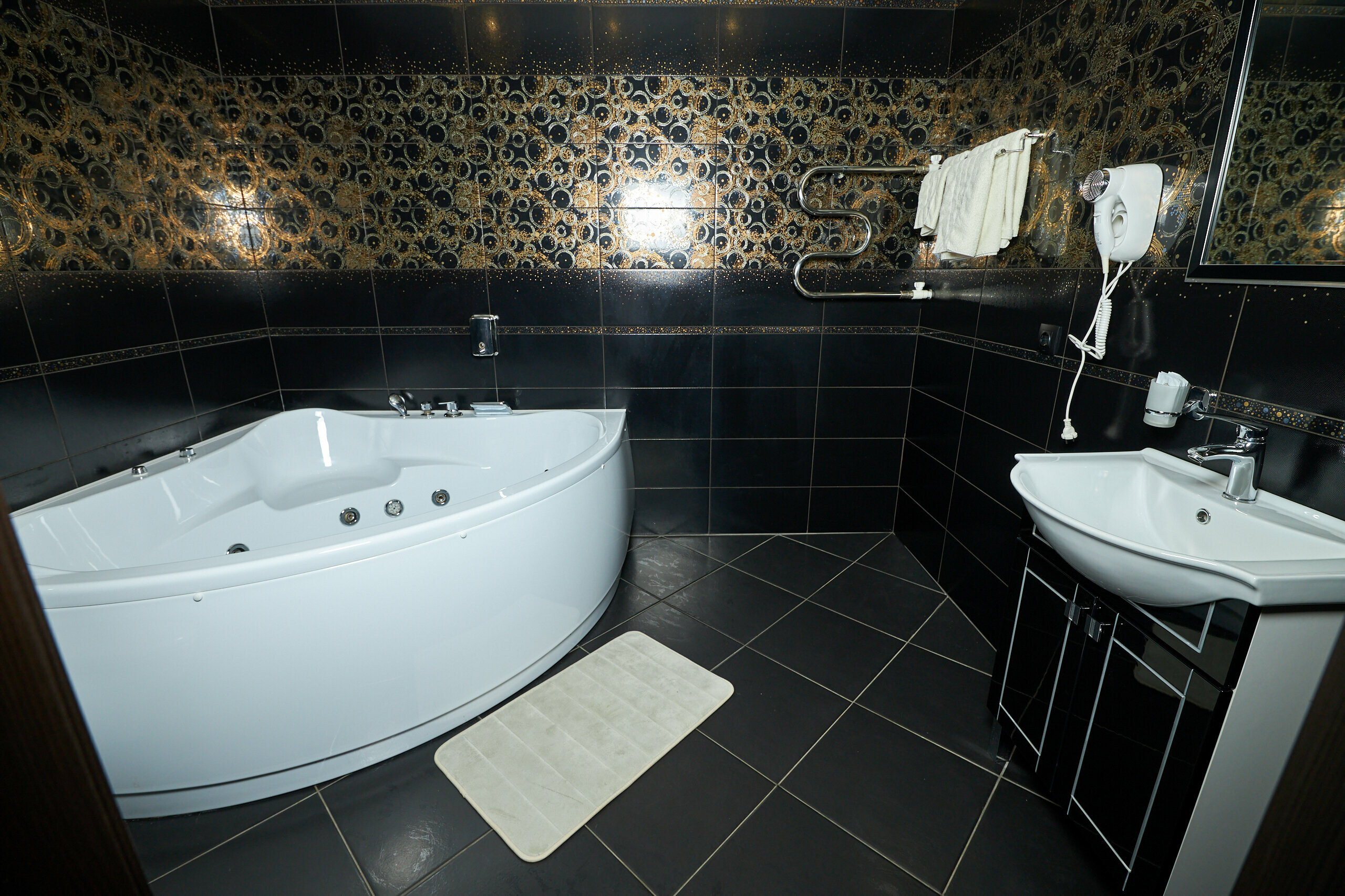 Двухместный номер с 1 кроватью и гидромассажной ванной