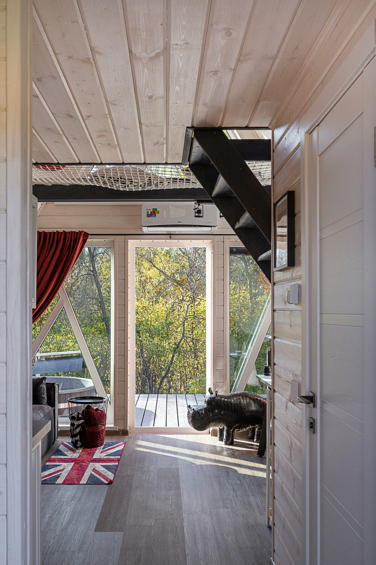 Дом с видом на лес