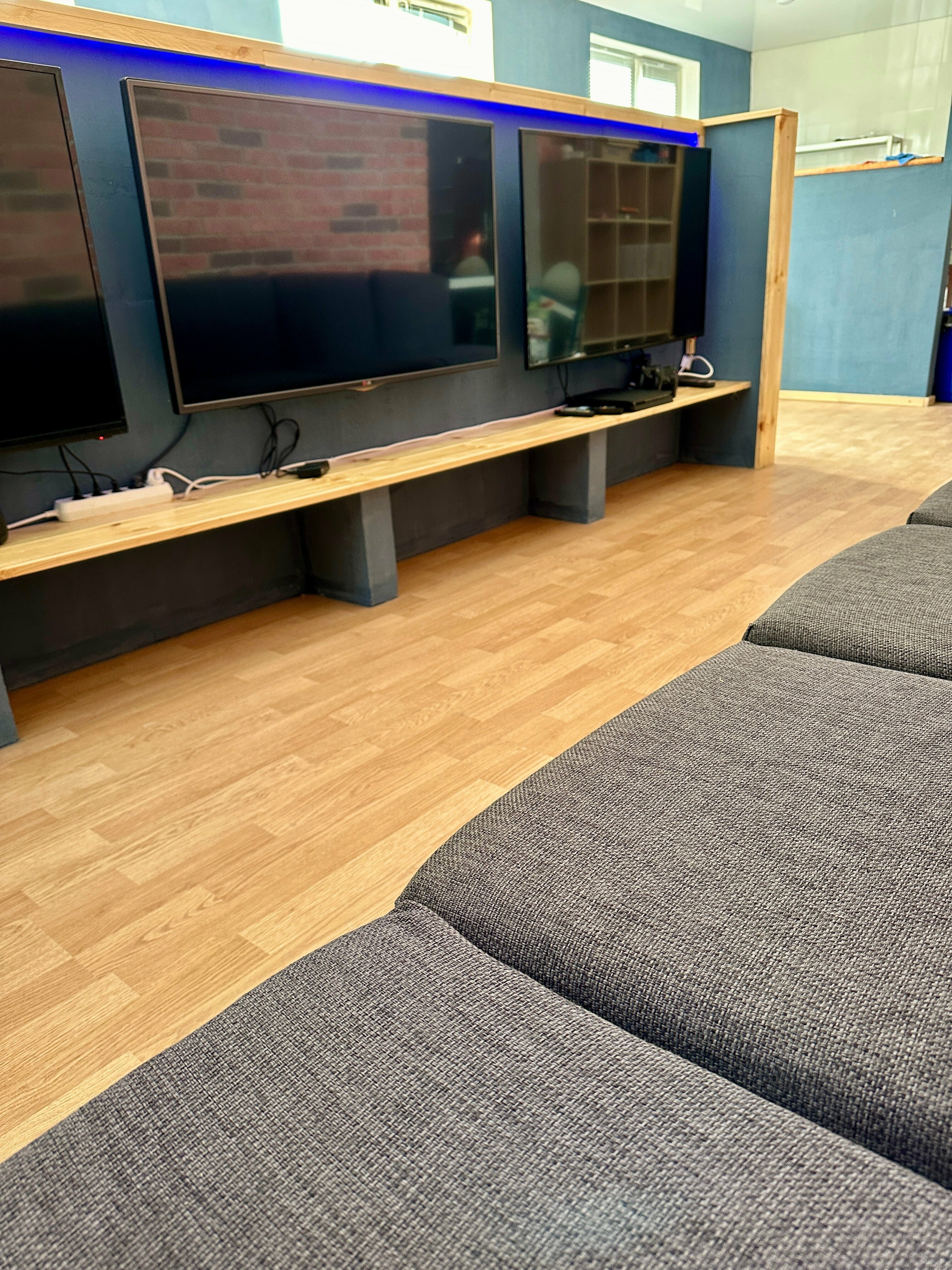 Кровать в общем номере для мужчин с 4 кроватями