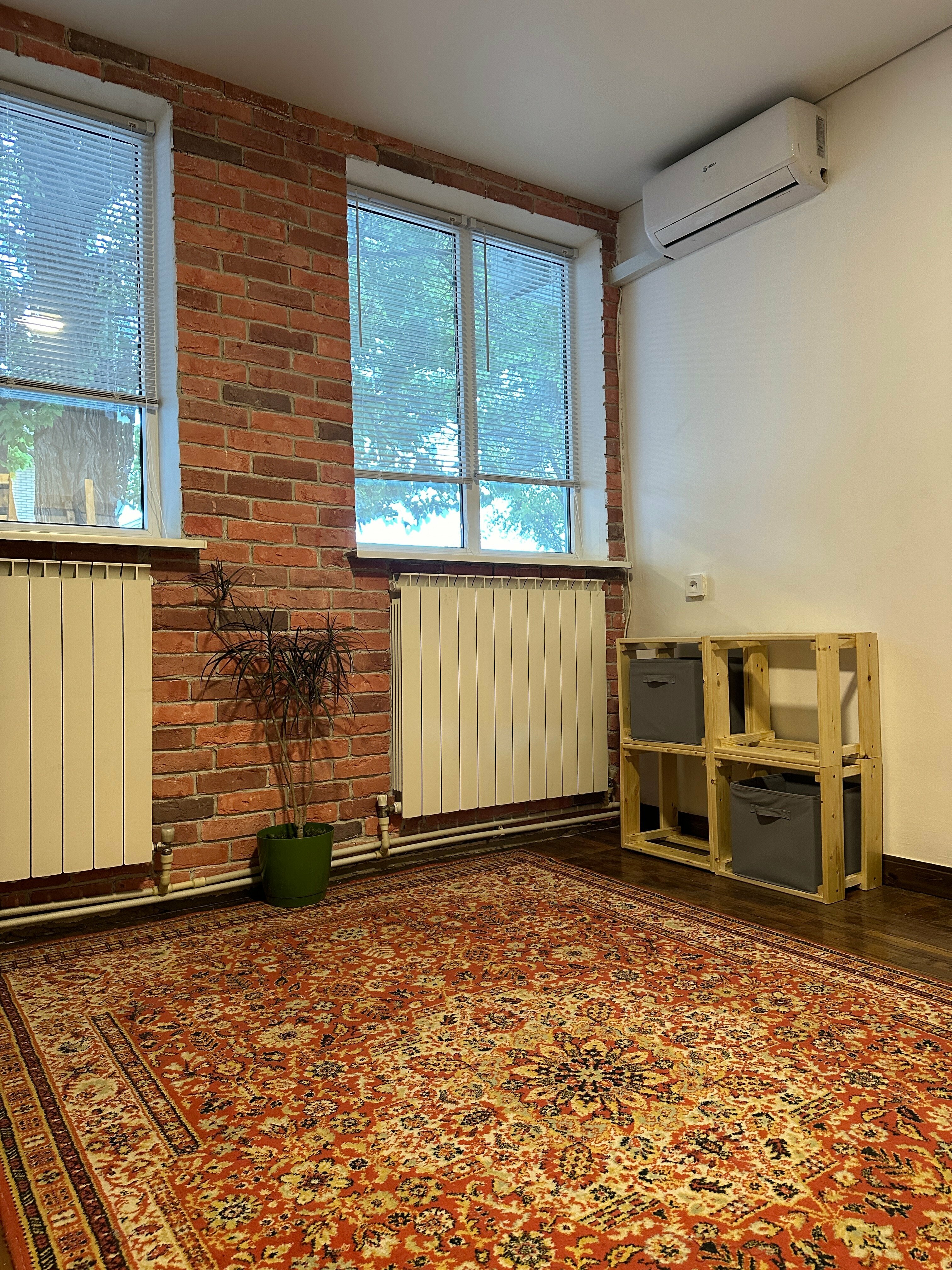 Кровать в общем номере для мужчин с 4 кроватями