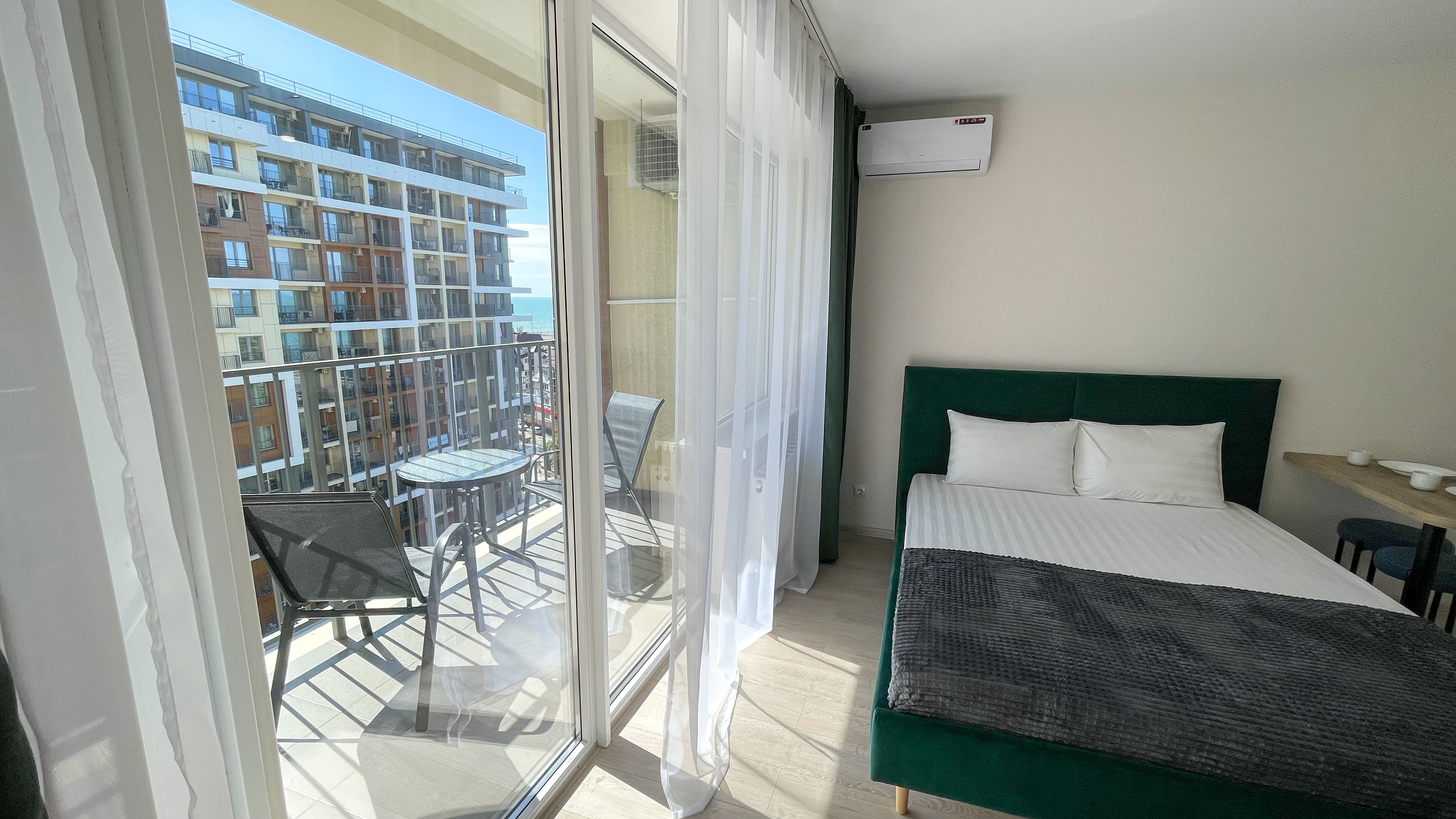 Апартаменты с балконом