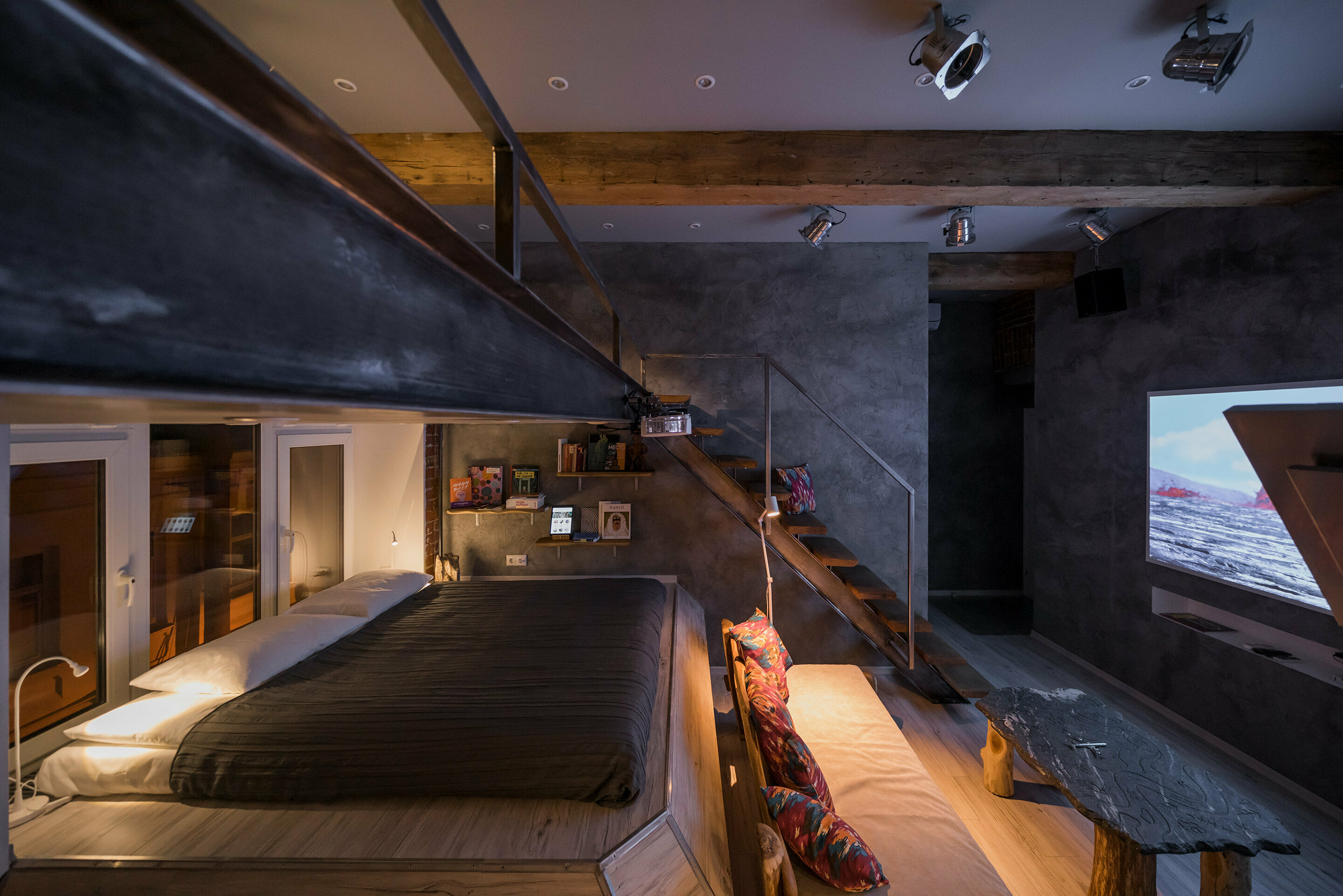 Двухуровневый номер-студия