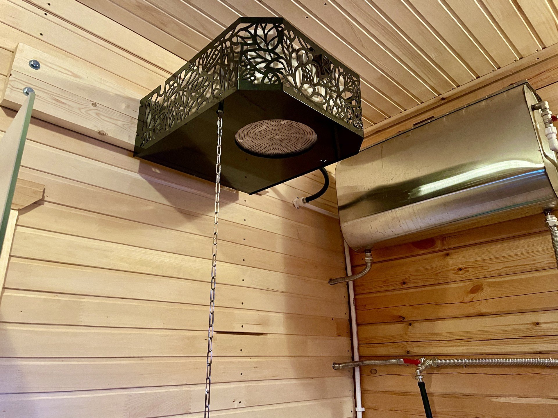 Дом - баня с горячим чаном и выходом в реку