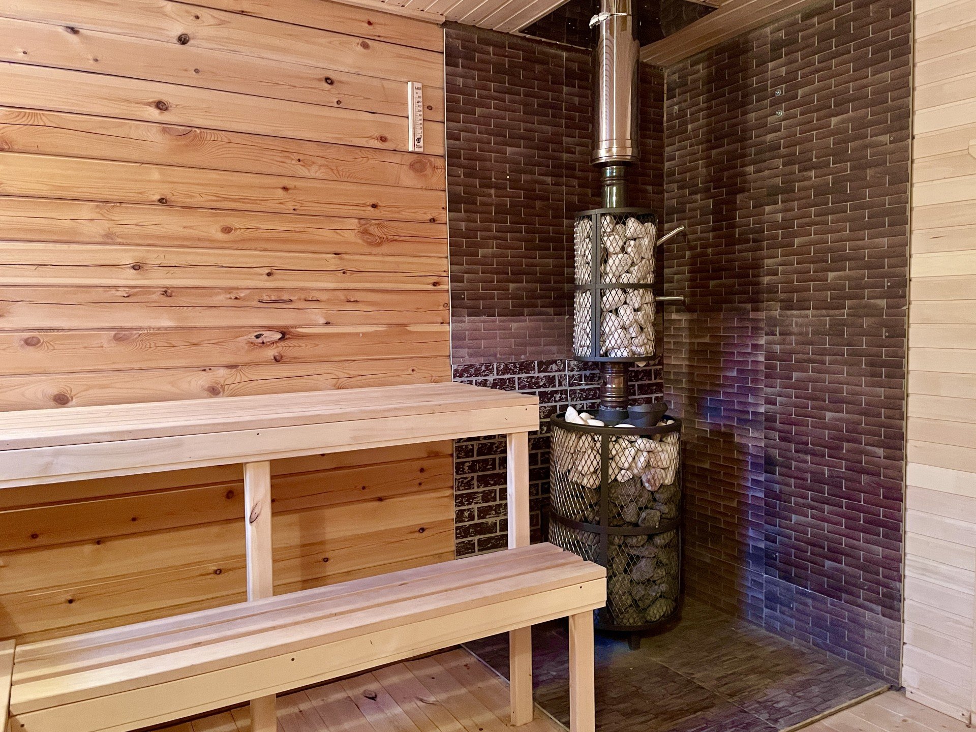 Дом - баня с горячим чаном и выходом в реку