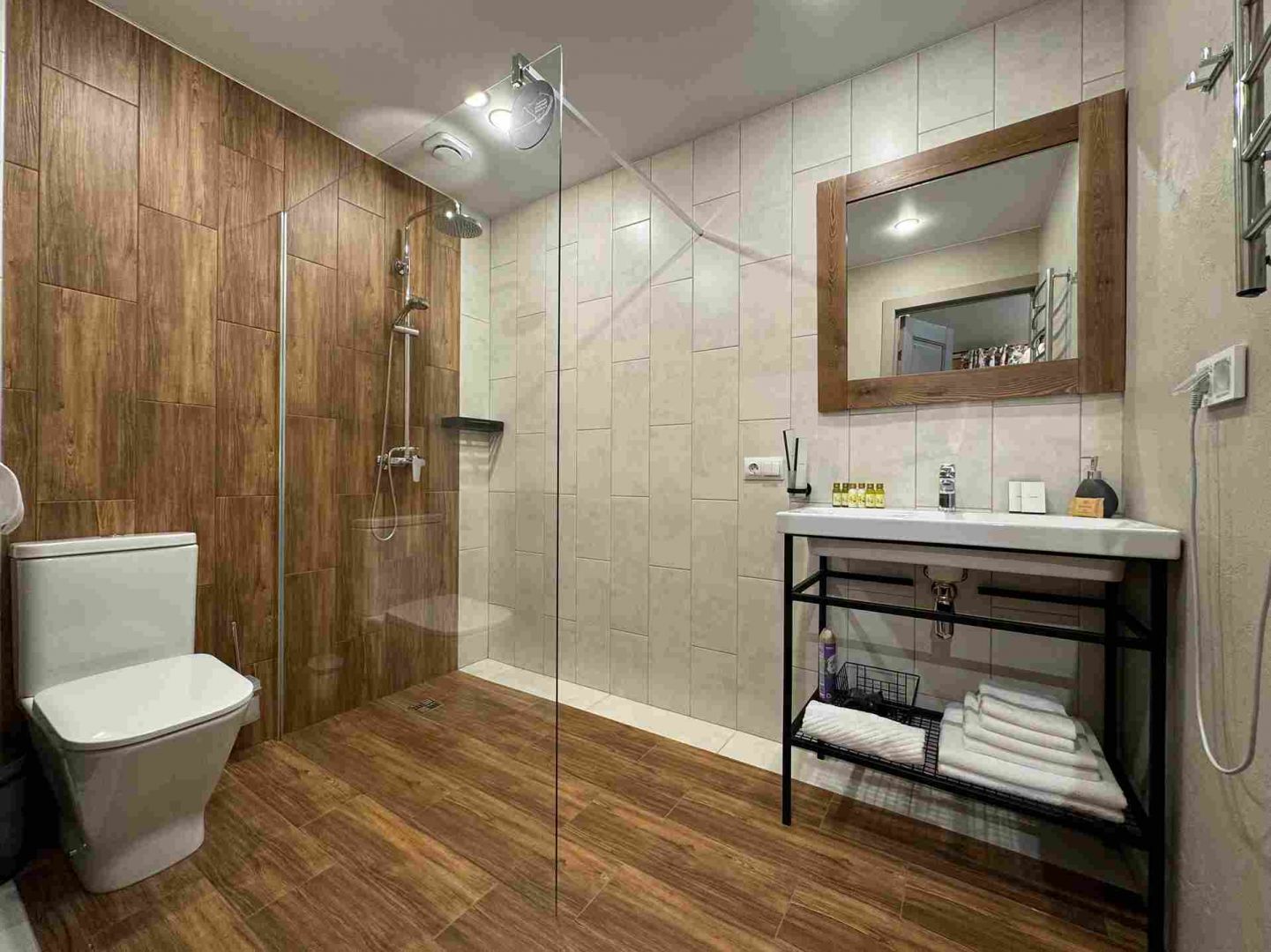 Опята с двуспальной кроватью