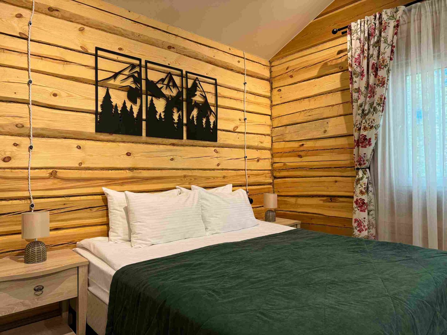 Опята с двуспальной кроватью