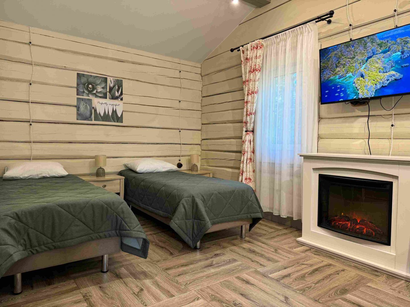 Опята с двумя односпальными кроватями 