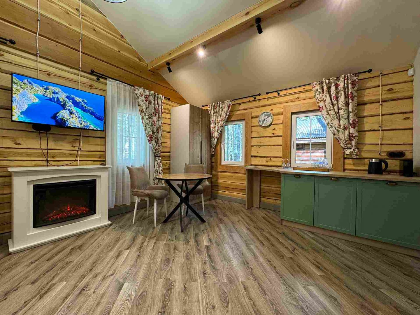 Опята с двуспальной кроватью