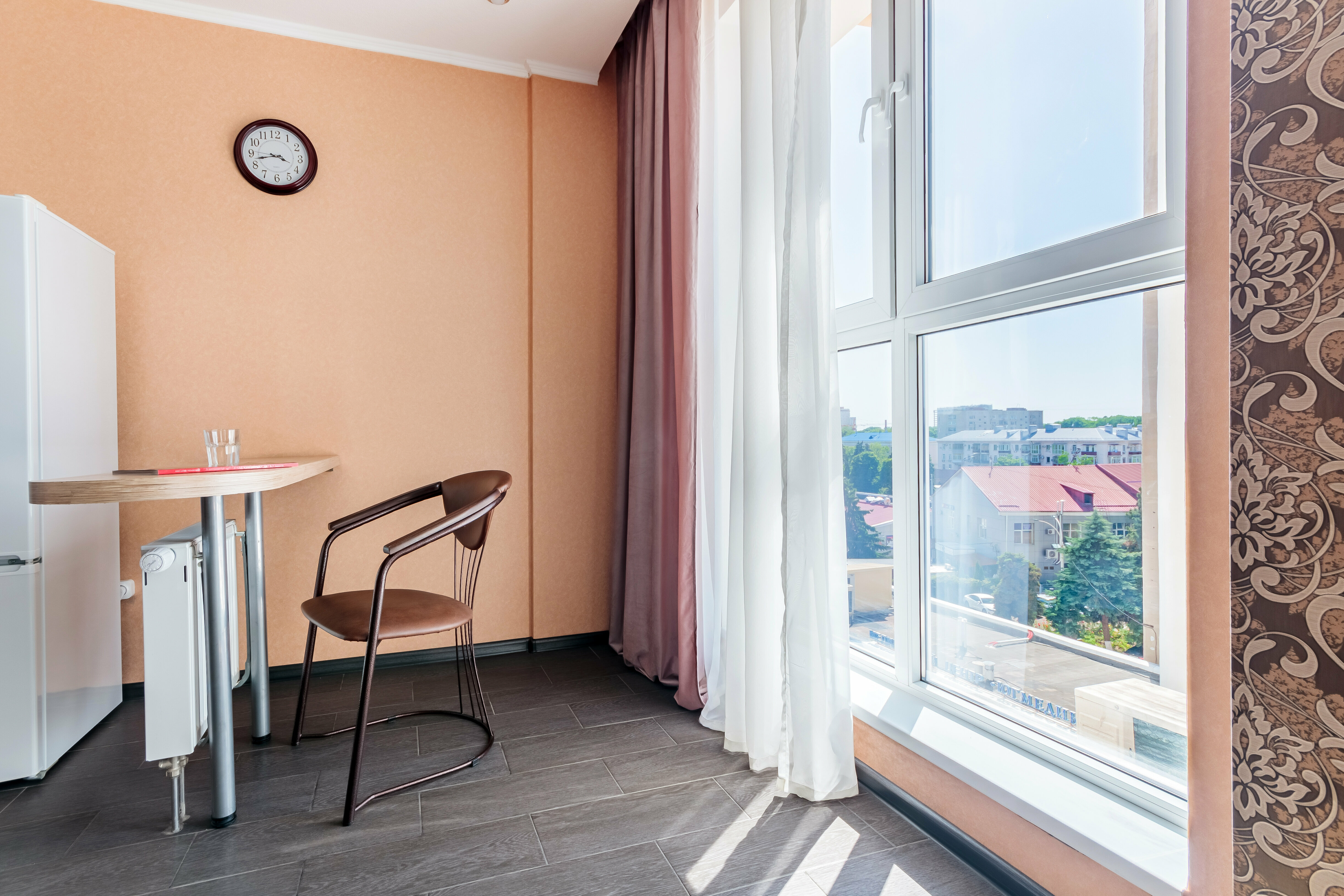 Номер-студия с кроватью размера "king-size" и диван-кроватью