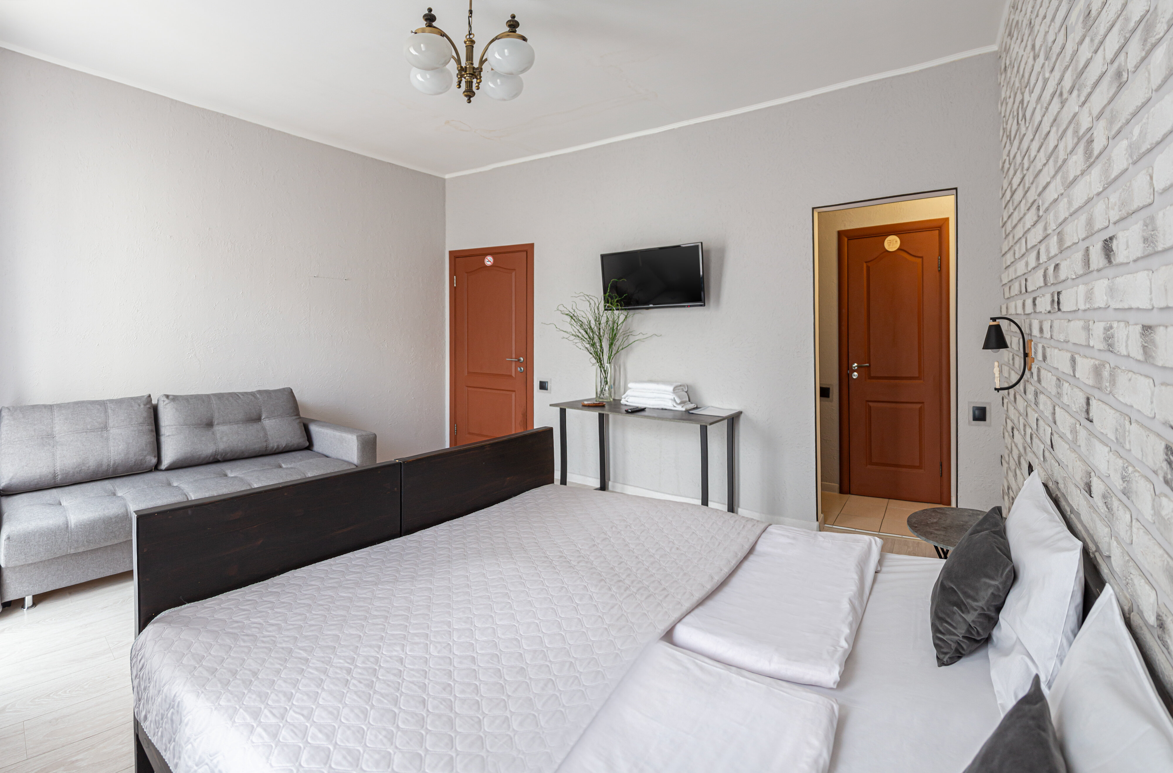 Cемейный номер с собственной ванной комнатой