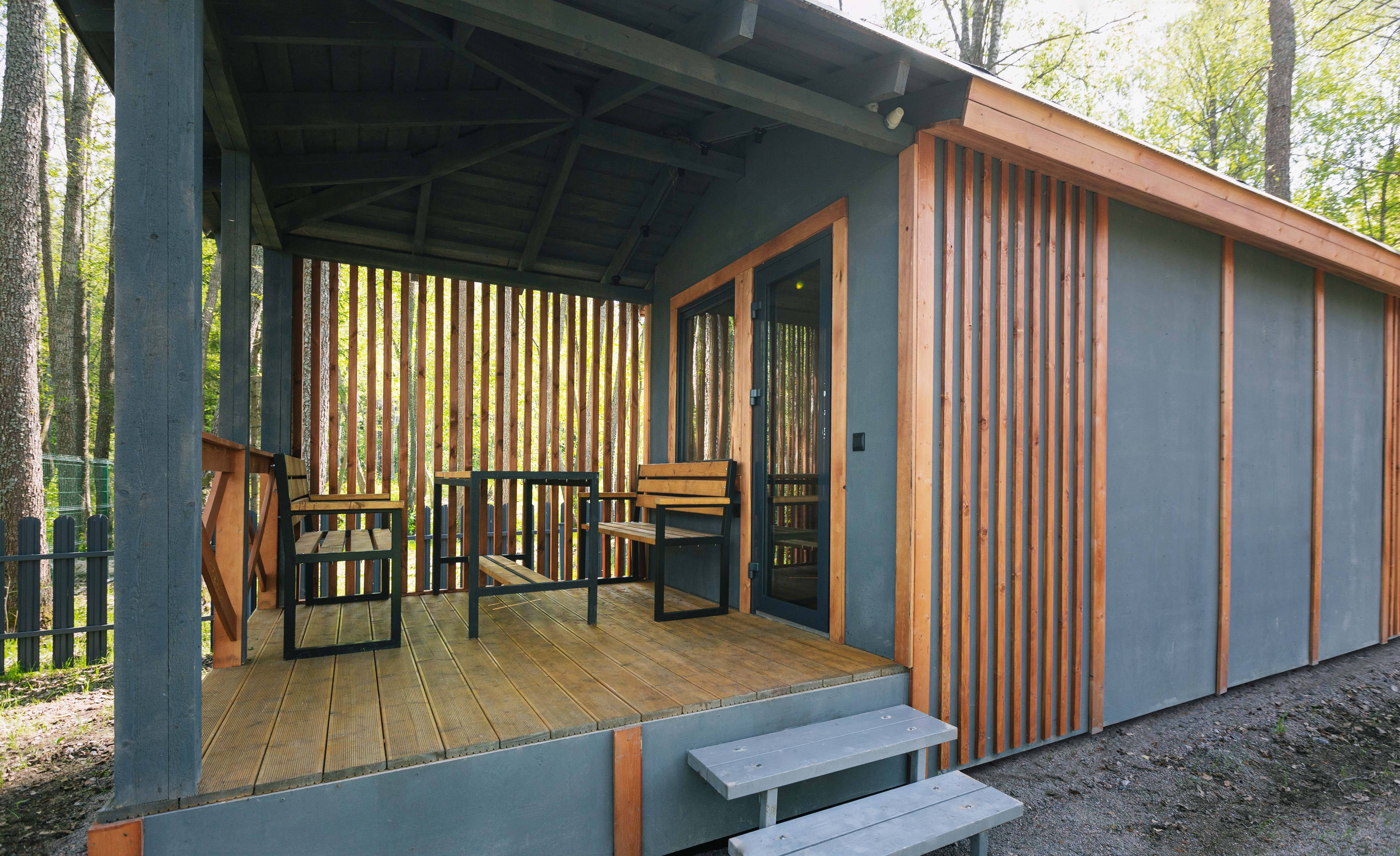 Коттедж с балконом