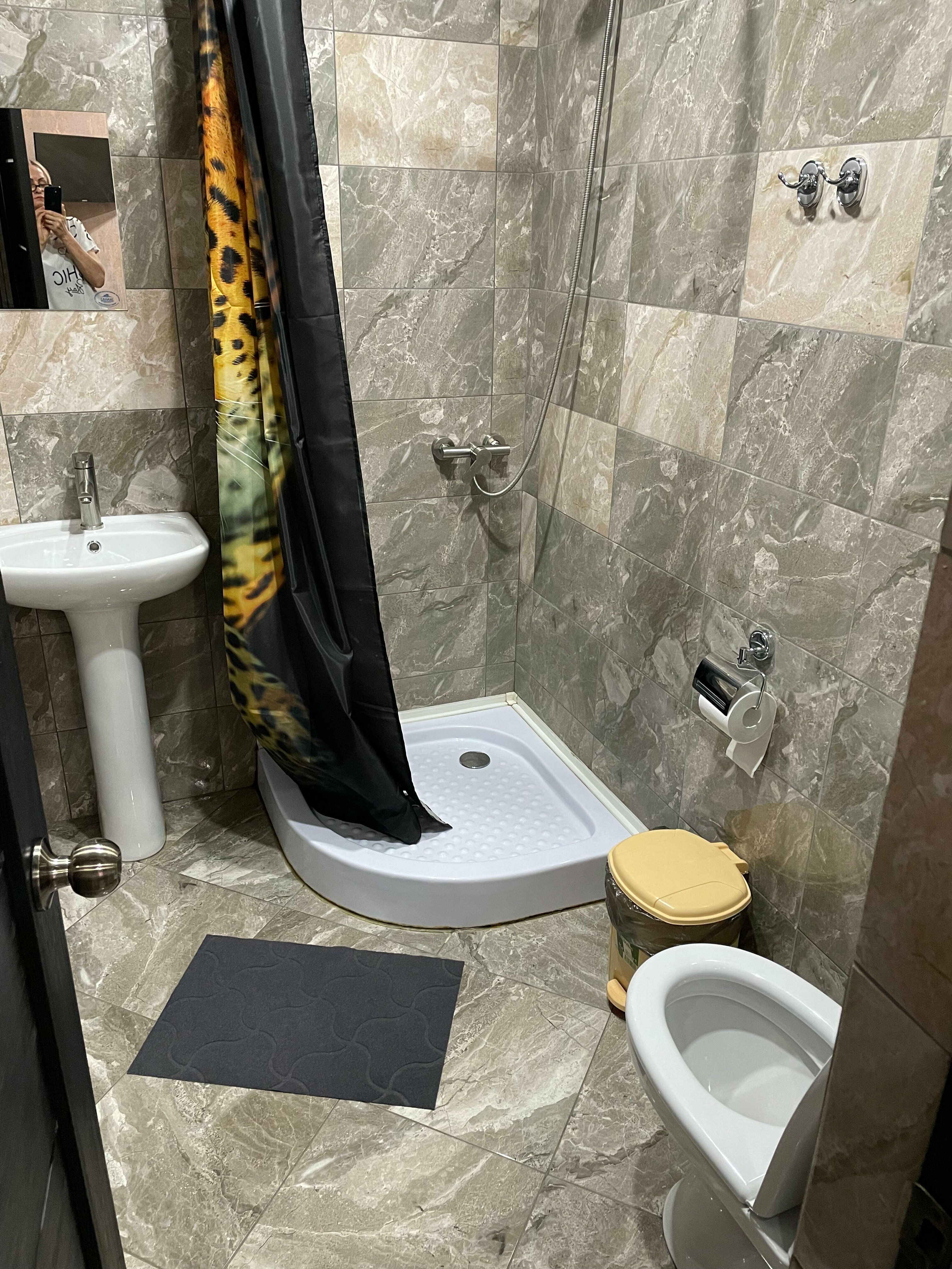 Семейный номер с душем