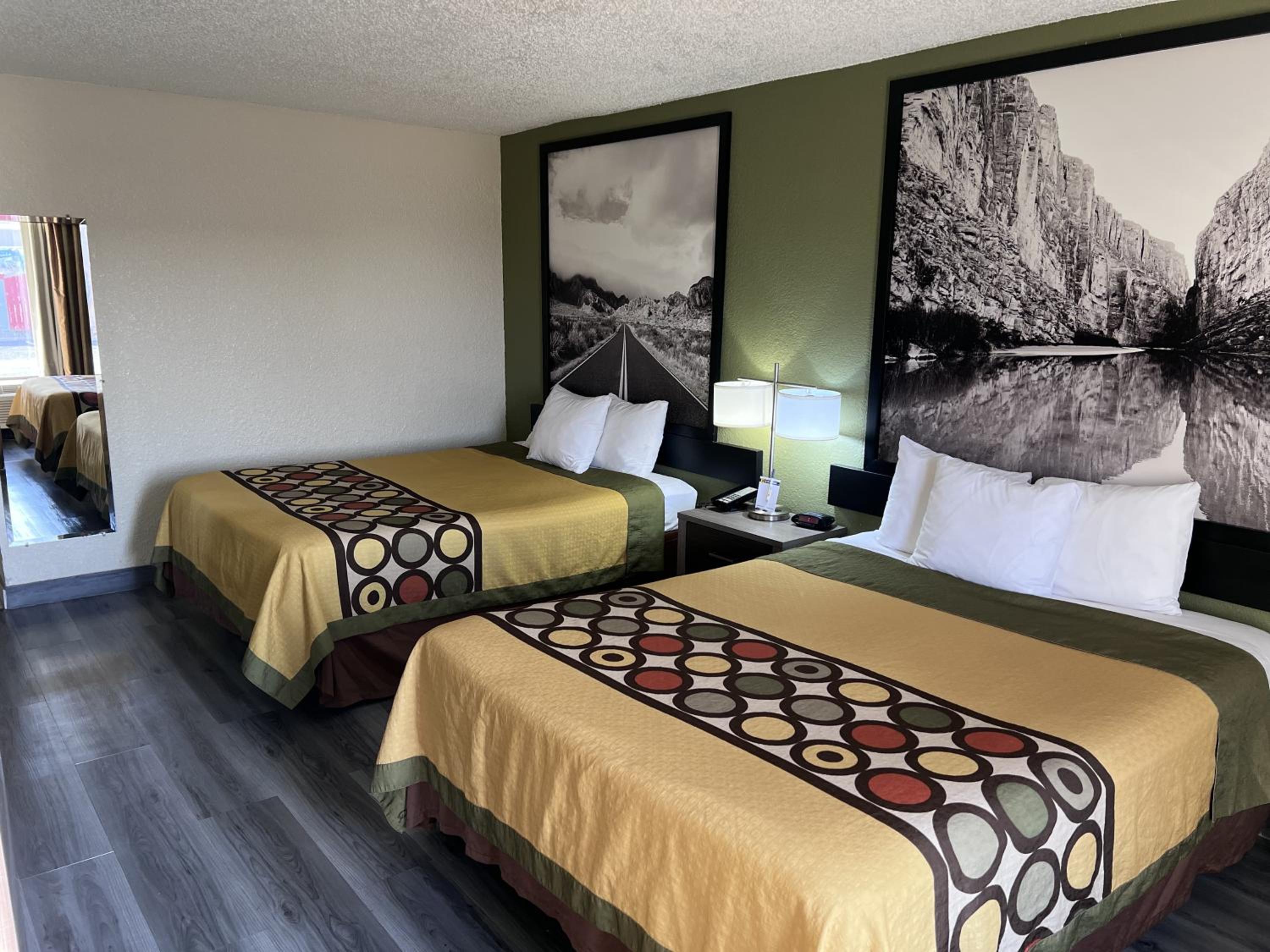 Queen Room with Two Queen Beds - Non-Smoking