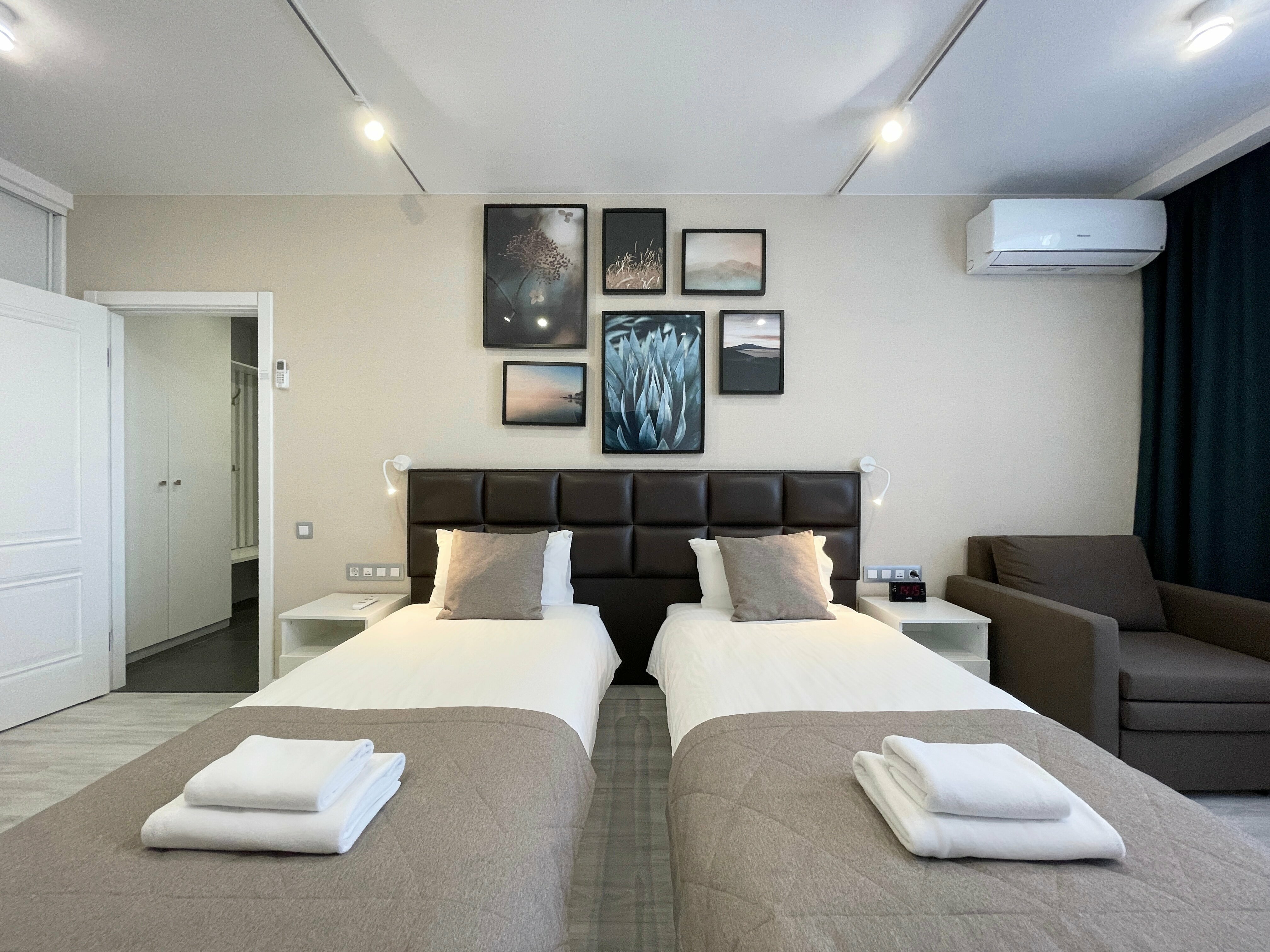 Апартаменты с двумя спальнями (с ванной)