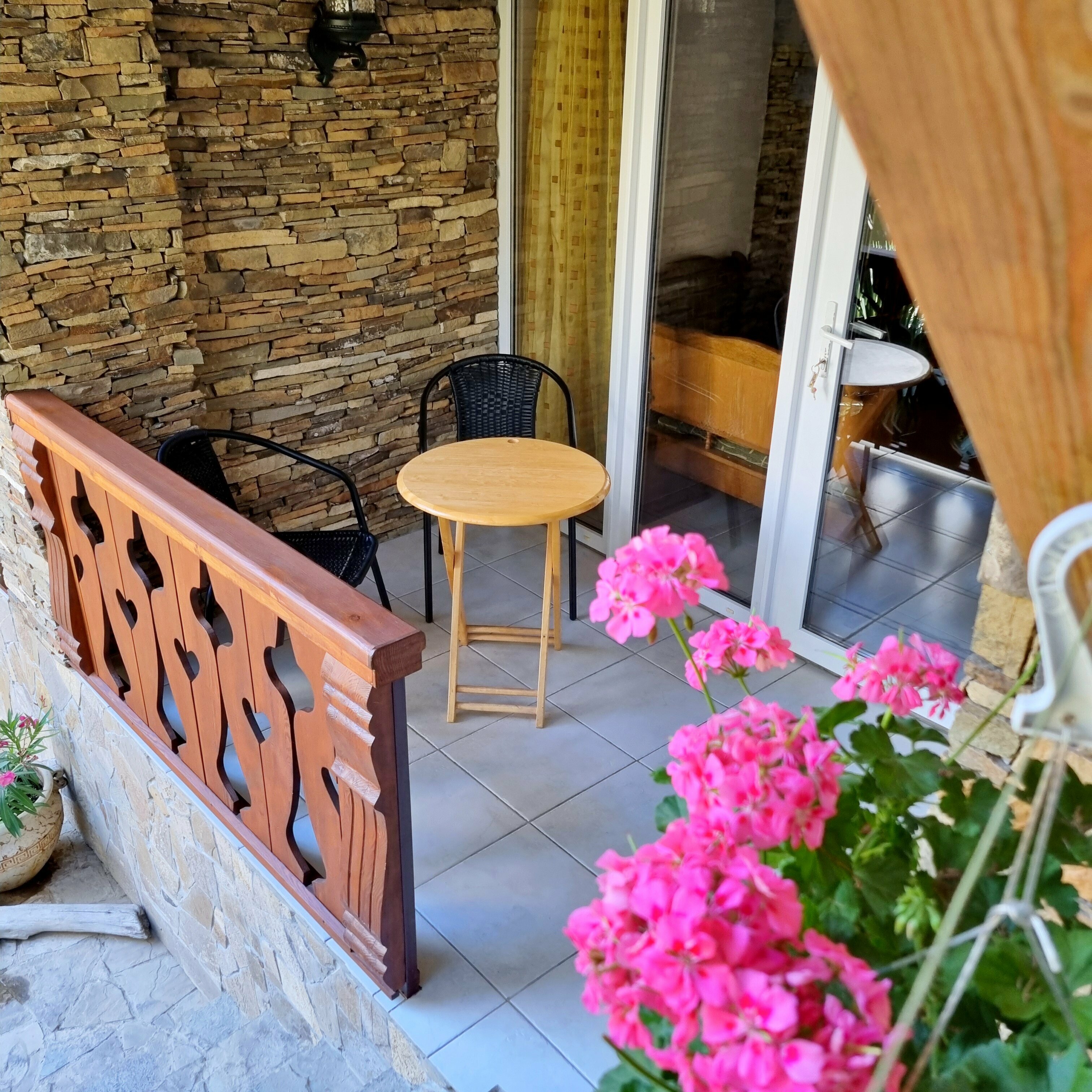 Номер-студия с видом на сад