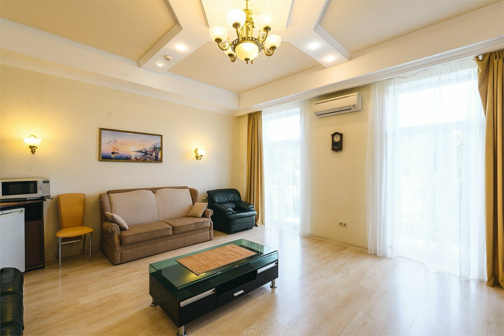 Люкс, 2 комнаты балкон, вид на горы, море, 3 этаж