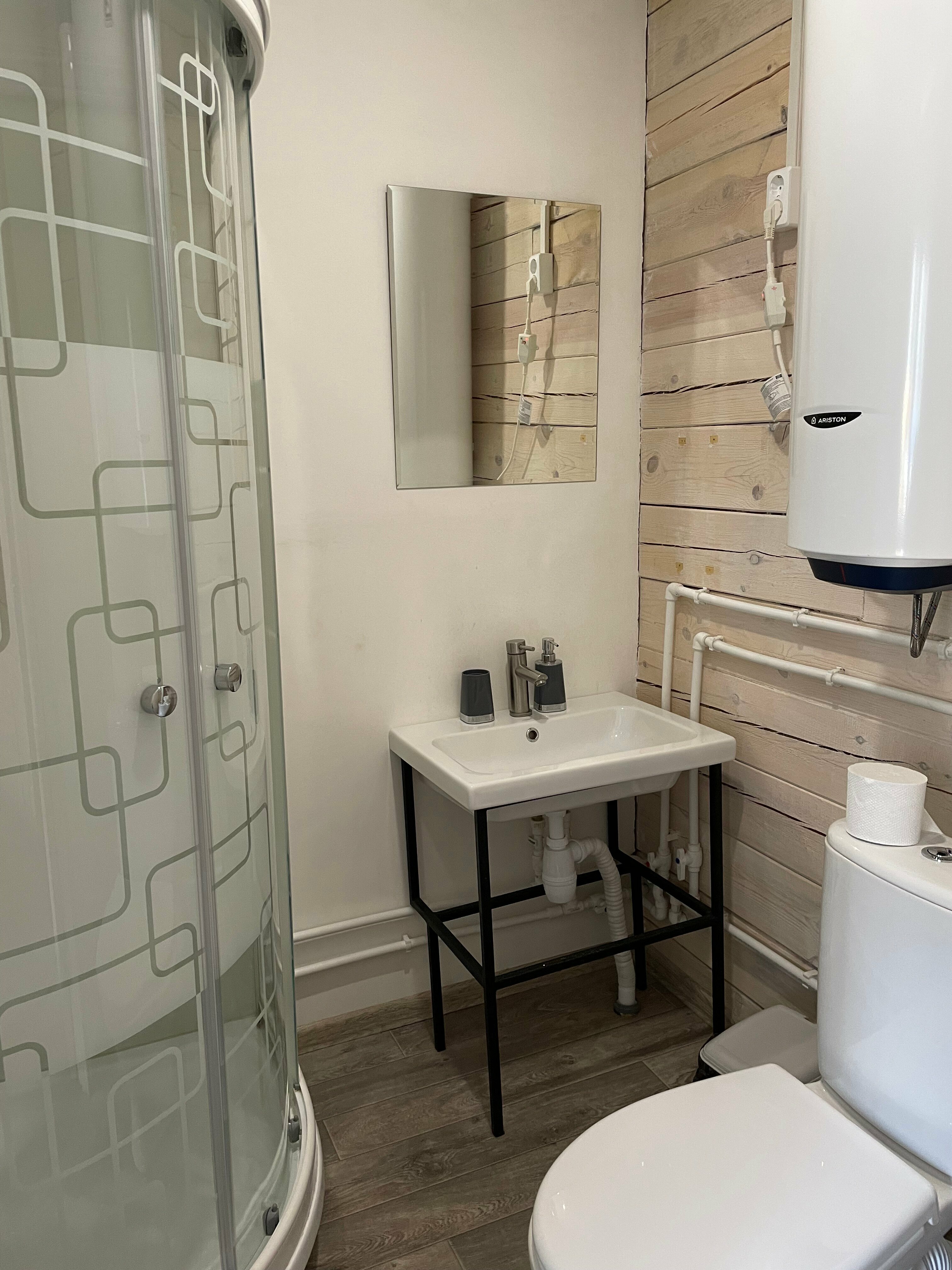 Семейный номер с душем