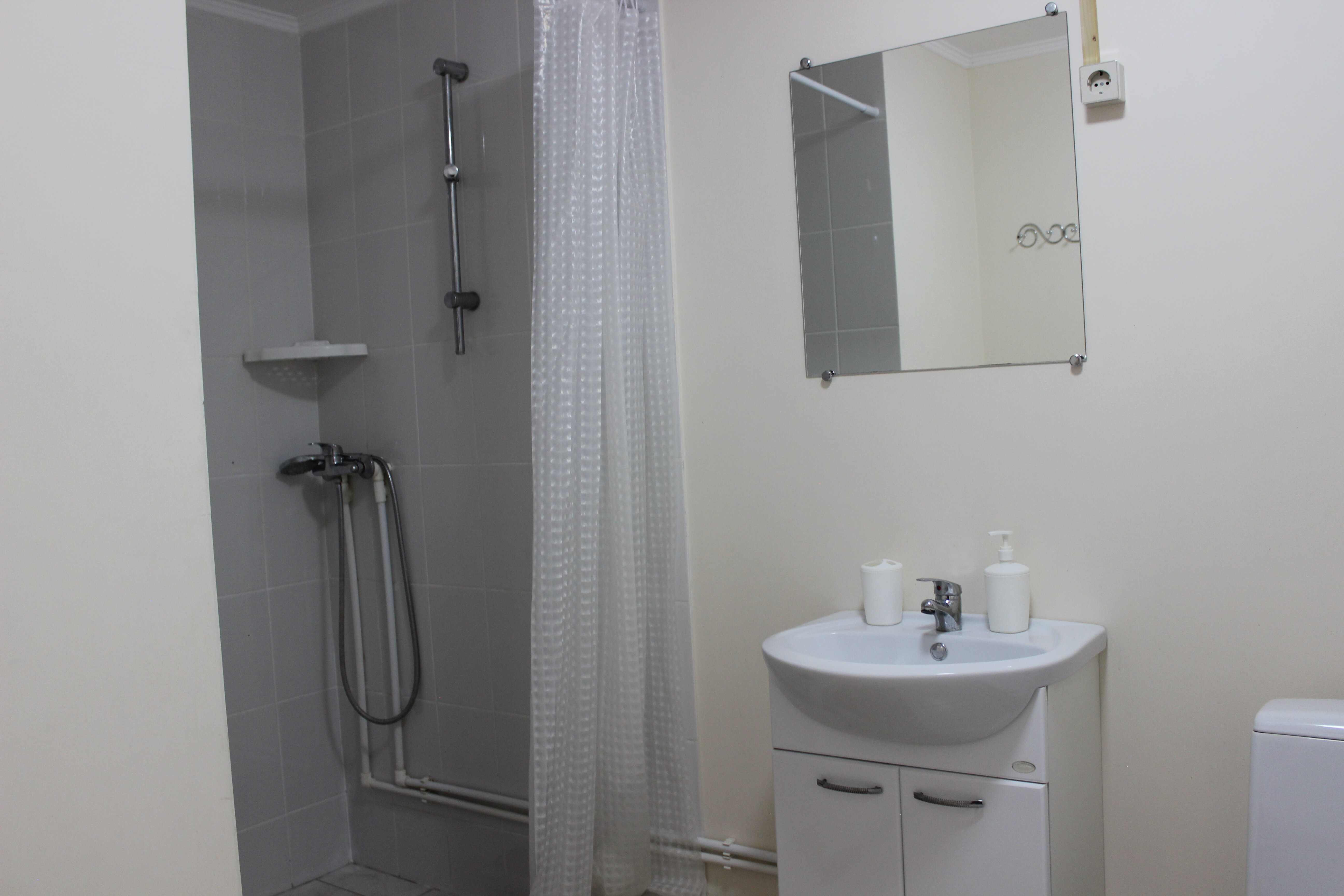 Cемейный номер с собственной ванной комнатой