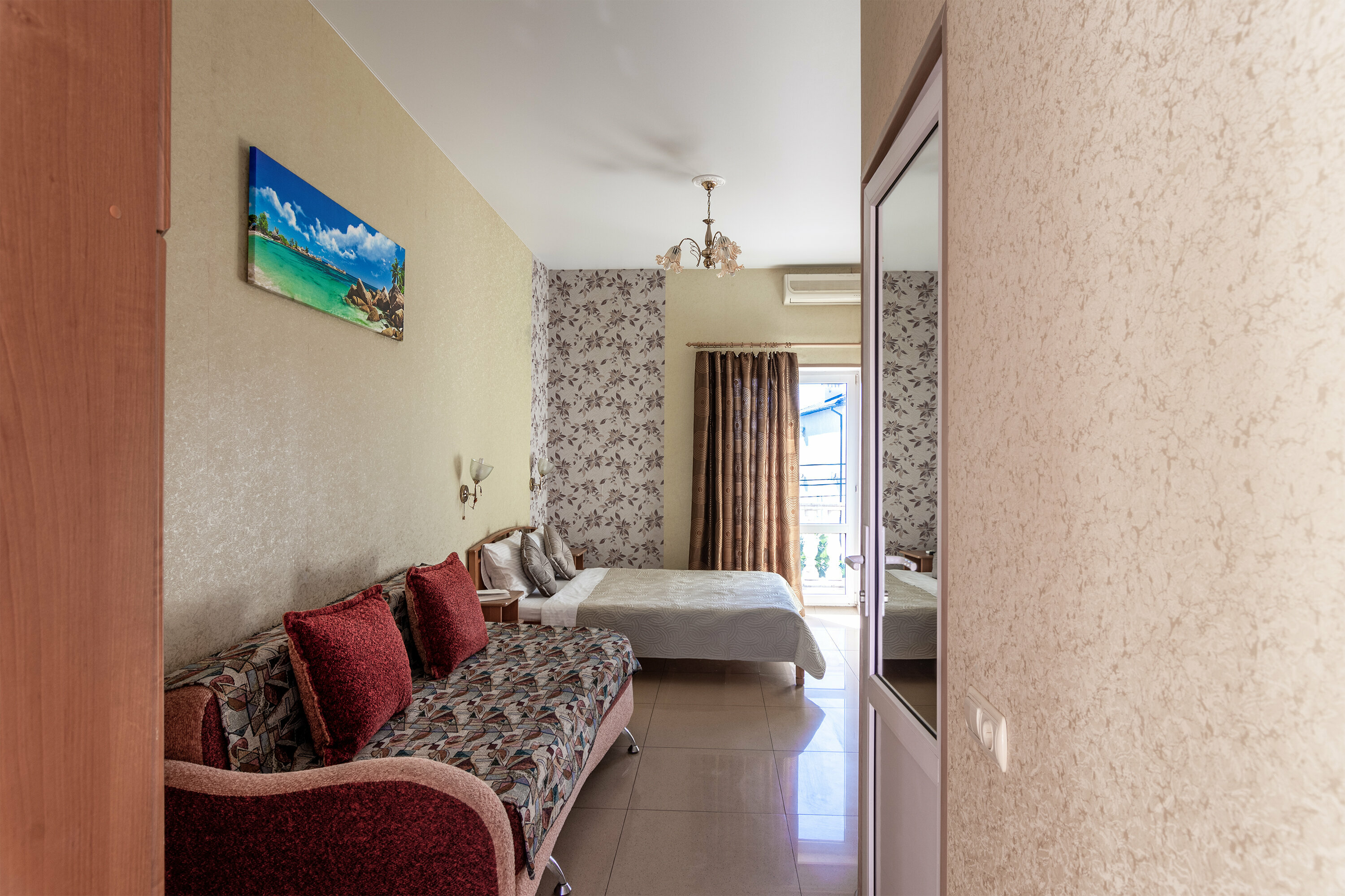 Четырехместный номер с балконом