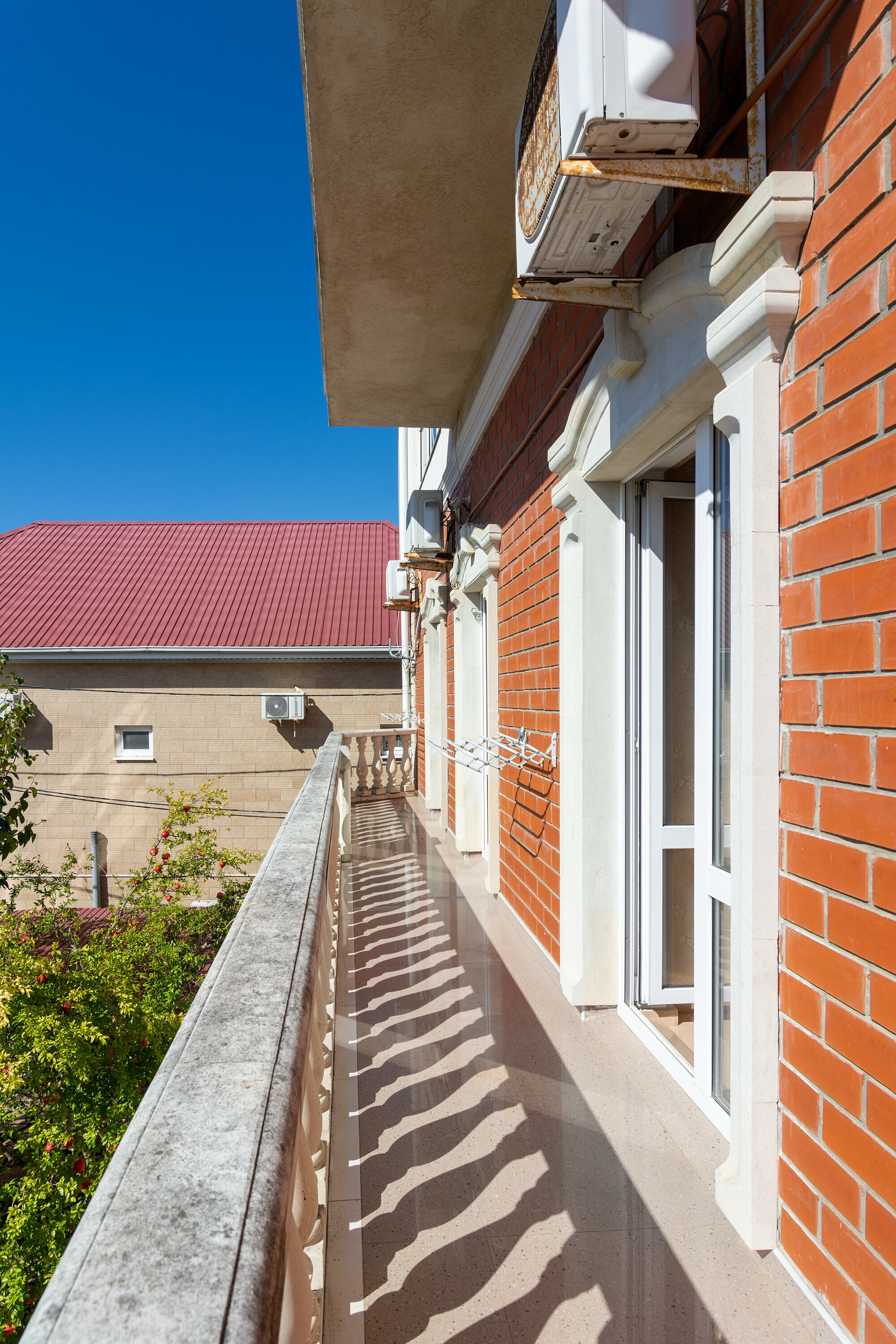 Трехместный номер с балконом