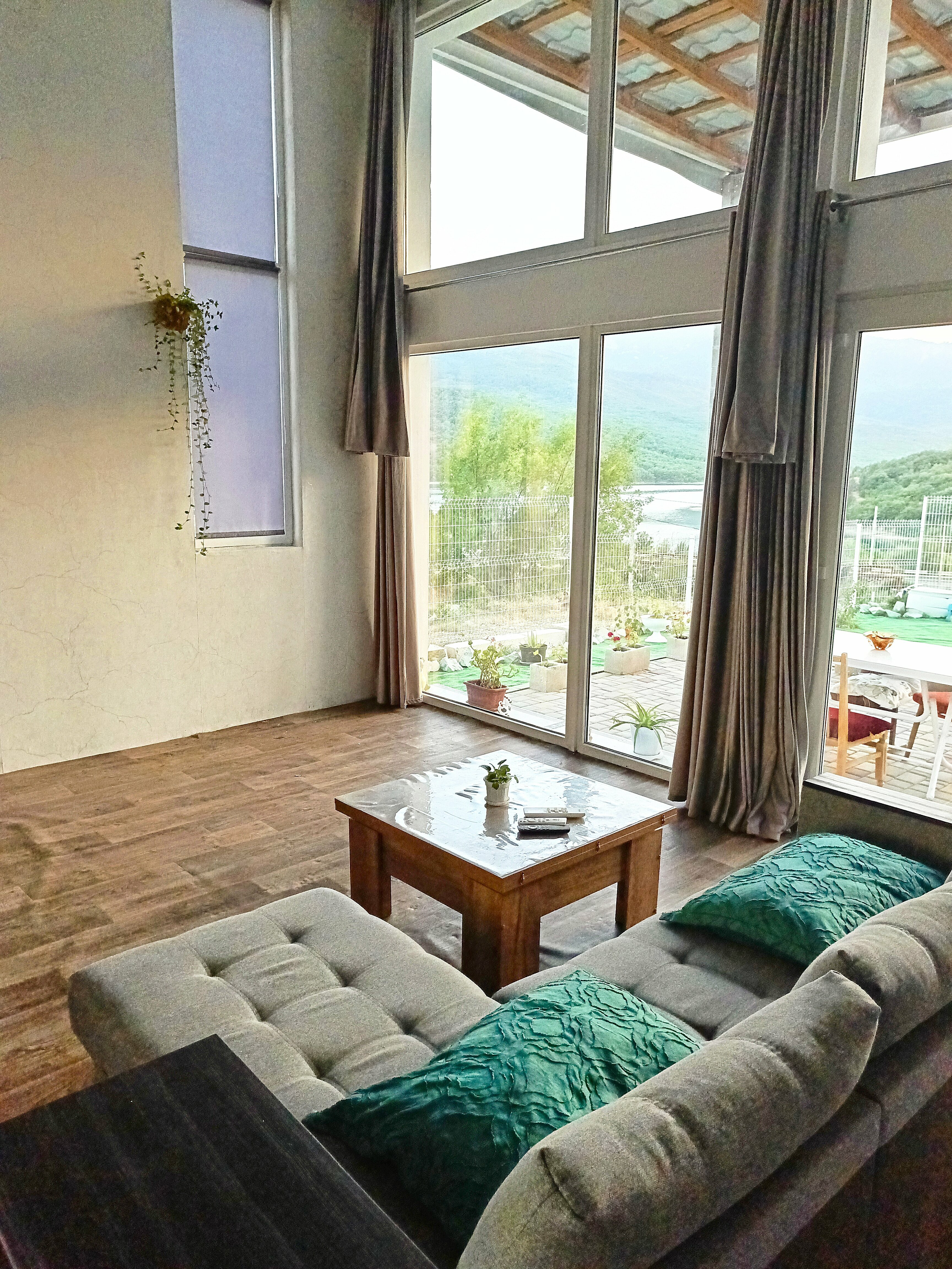 Коттедж с видом на озеро