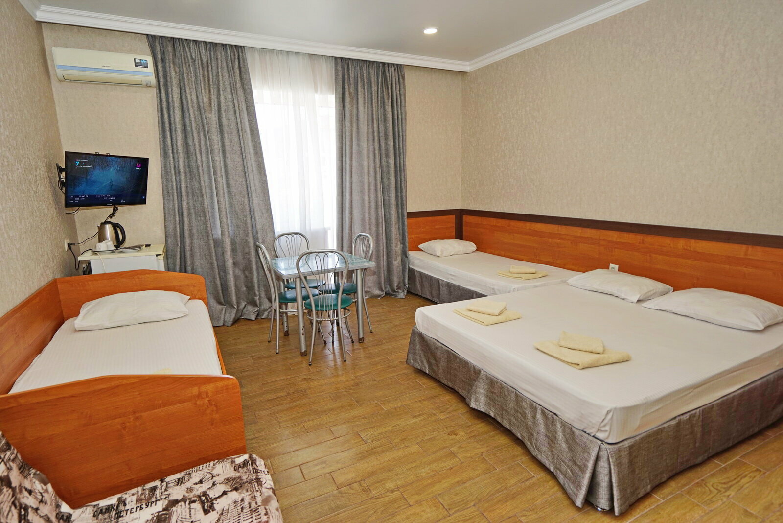 Семейный номер с видом на горы