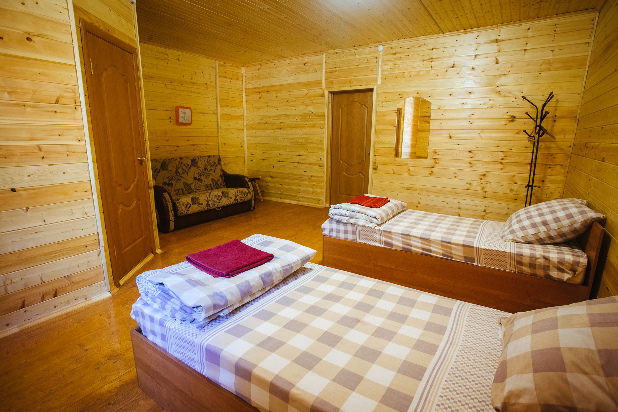 Трехместный номер «Комфорт» с душем