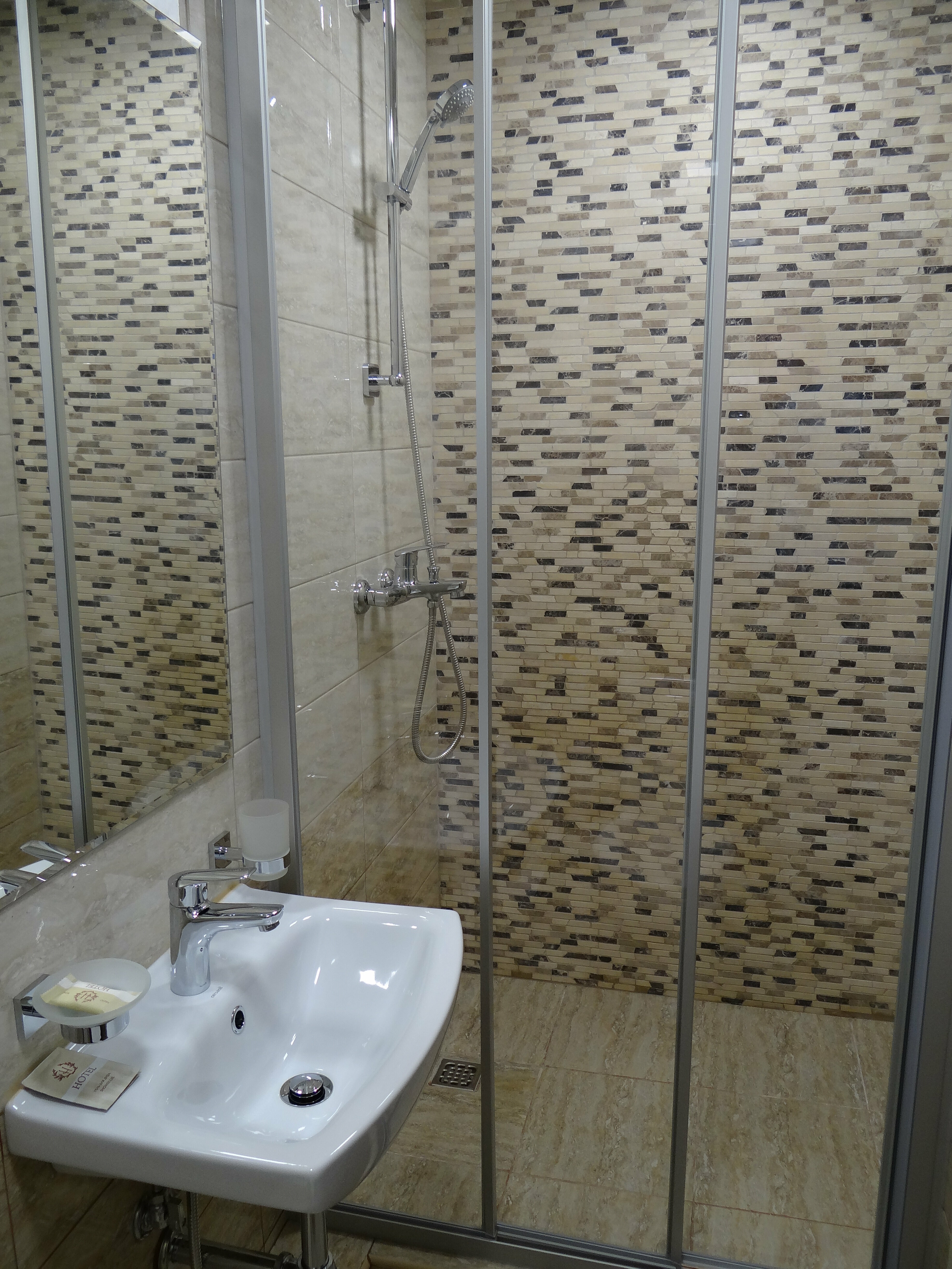 Просторный двухместный номер с 2 отдельными кроватями