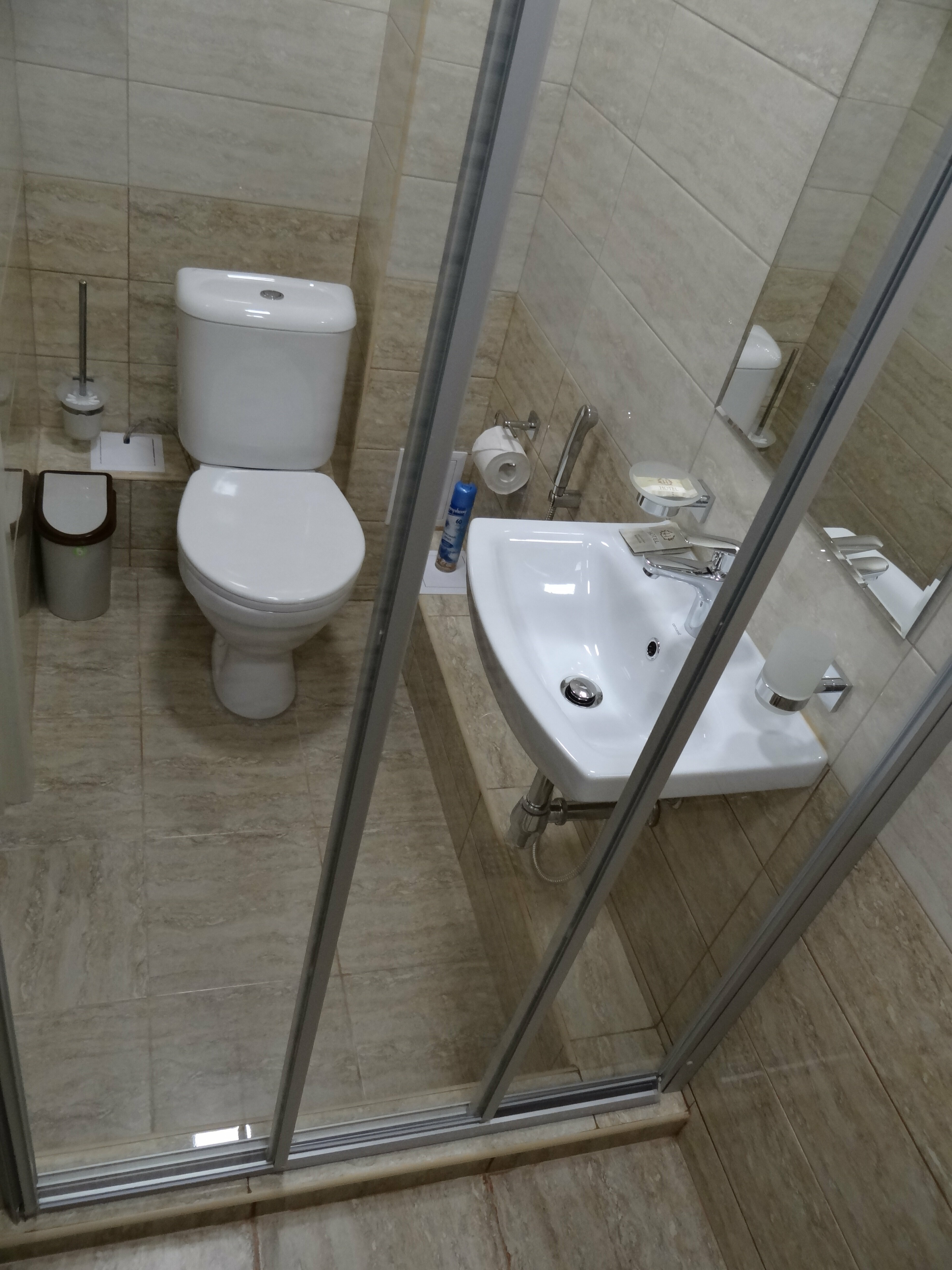 Просторный двухместный номер с 2 отдельными кроватями