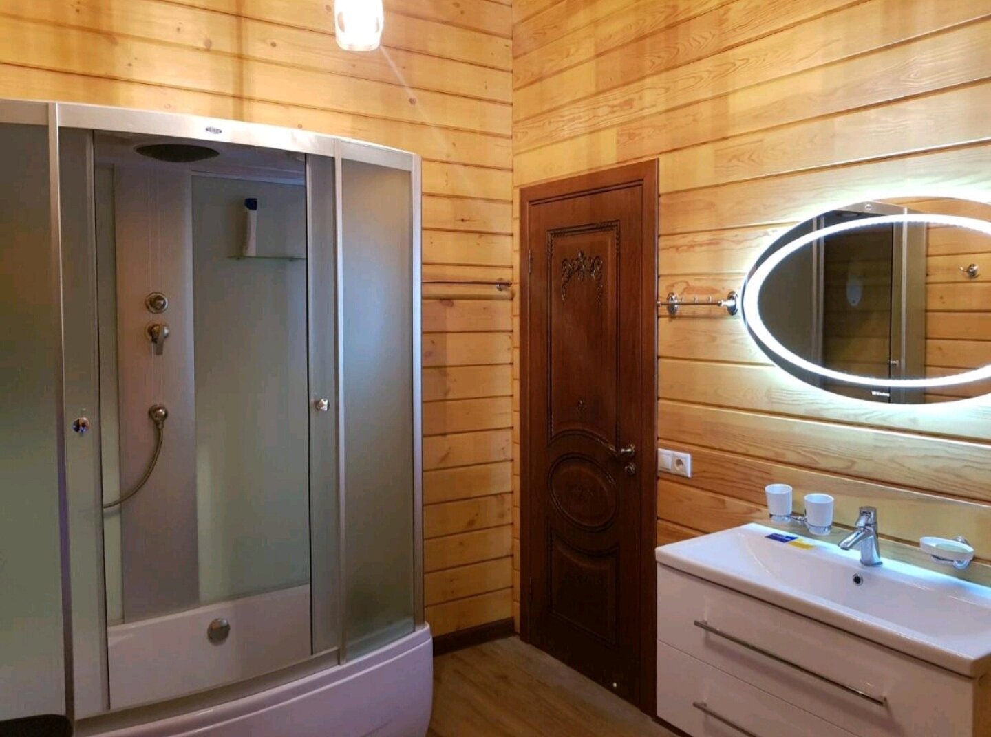 Коттедж с видом на лес