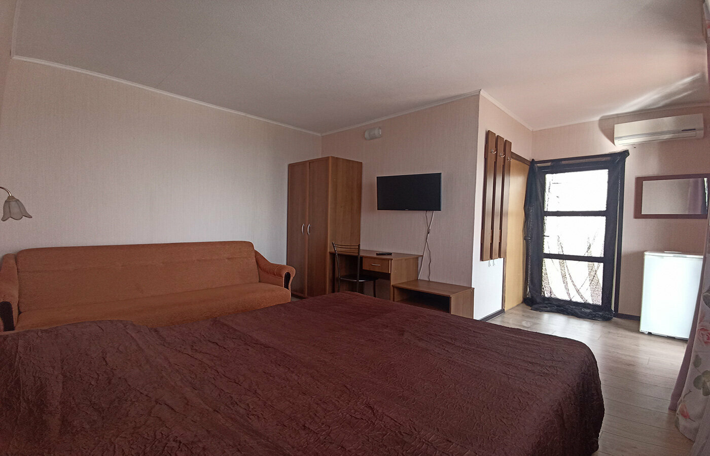 Улучшенный трехместный номер с видом на море