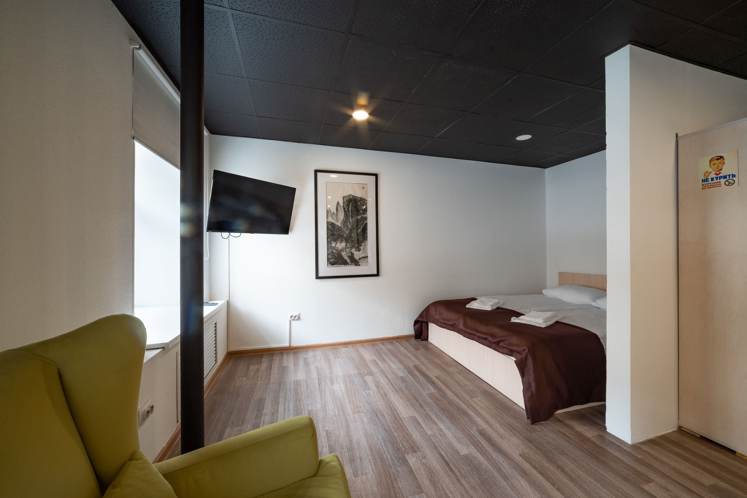 Семейный номер с общей ванной комнатой