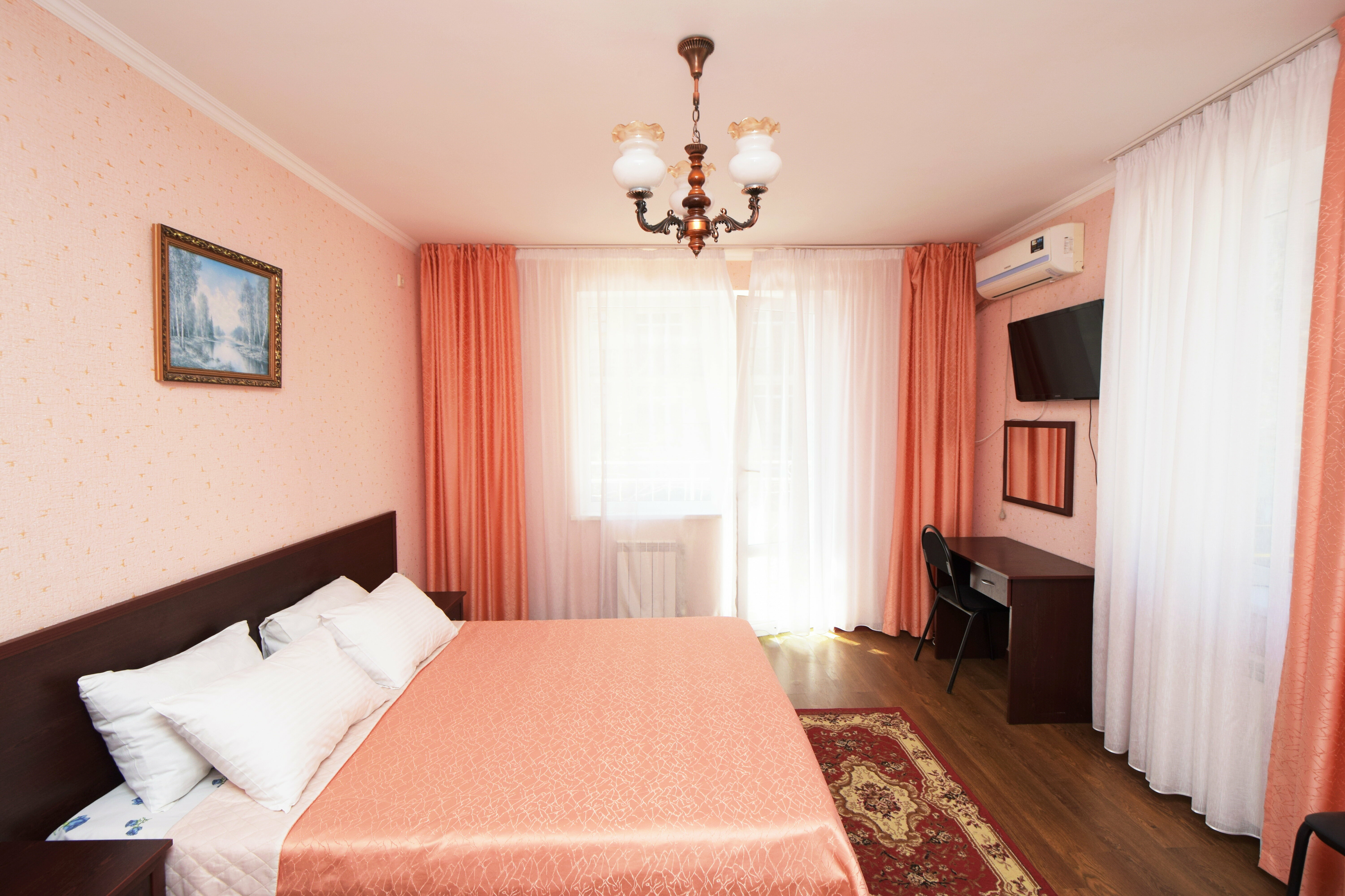 Трехместный номер с балконом