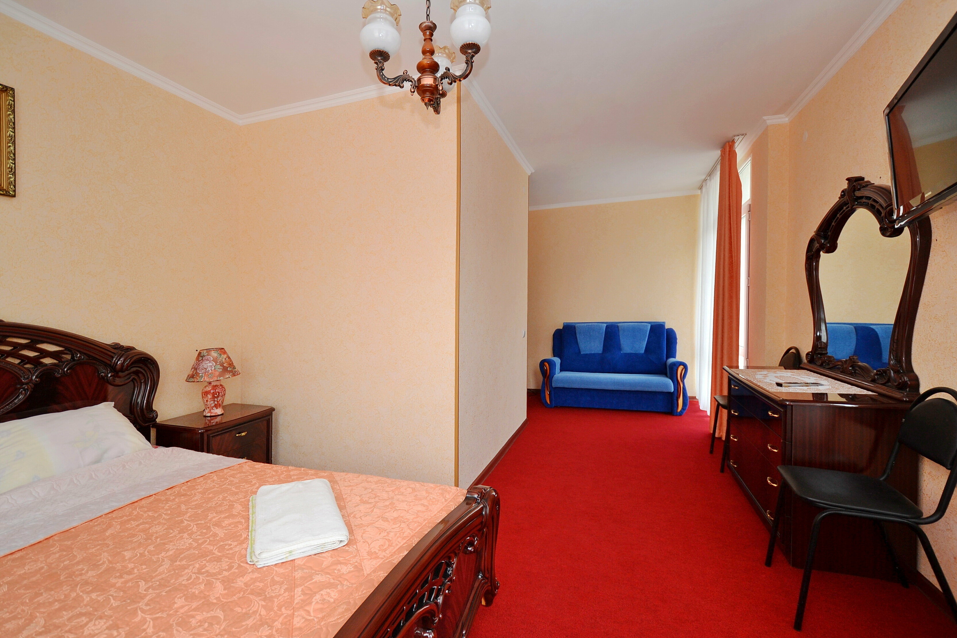 Четырехместный номер с балконом