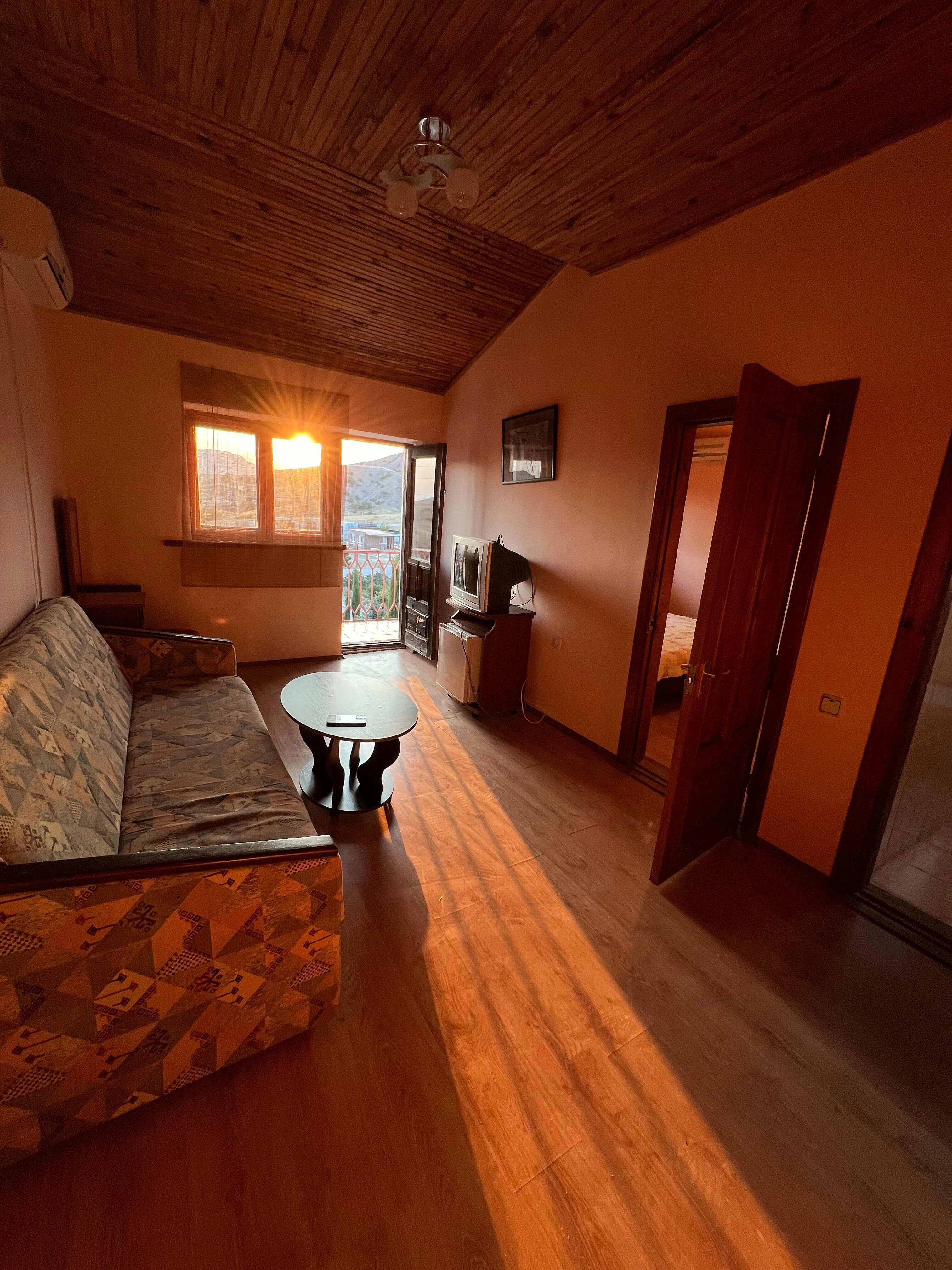 Четырехместный номер с видом на горы