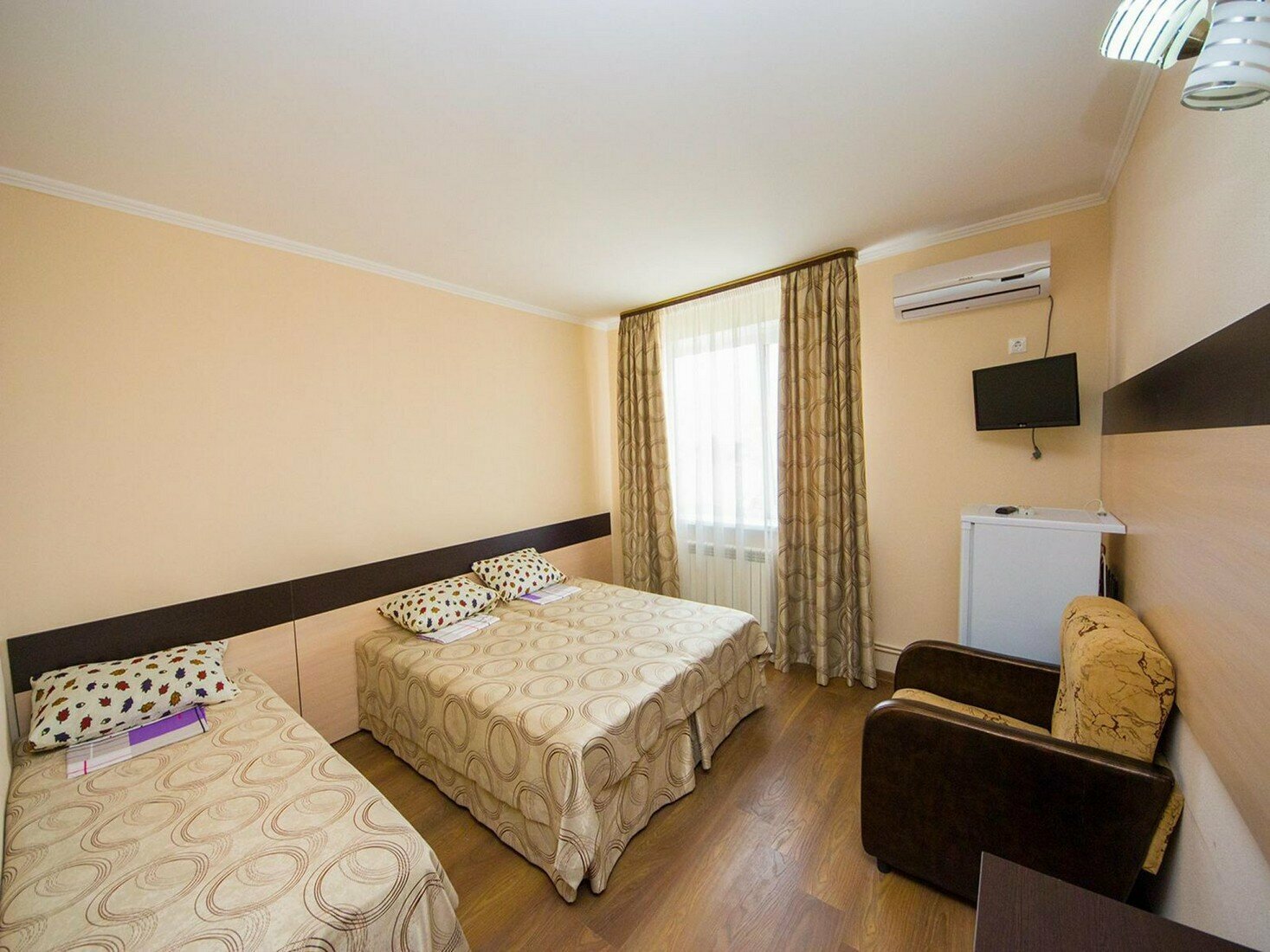 Улучшенный трехместный номер