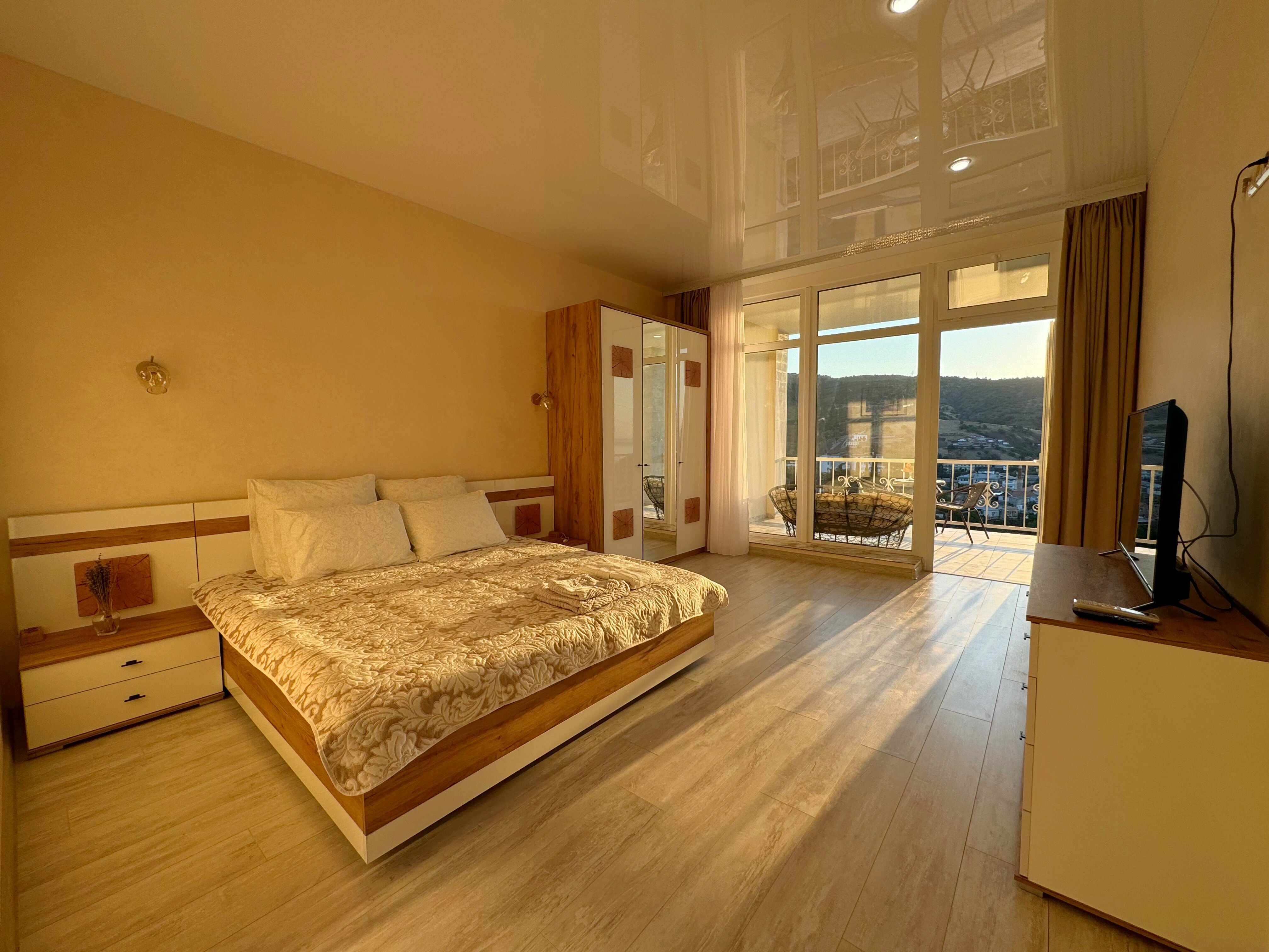 Люкс с балконом