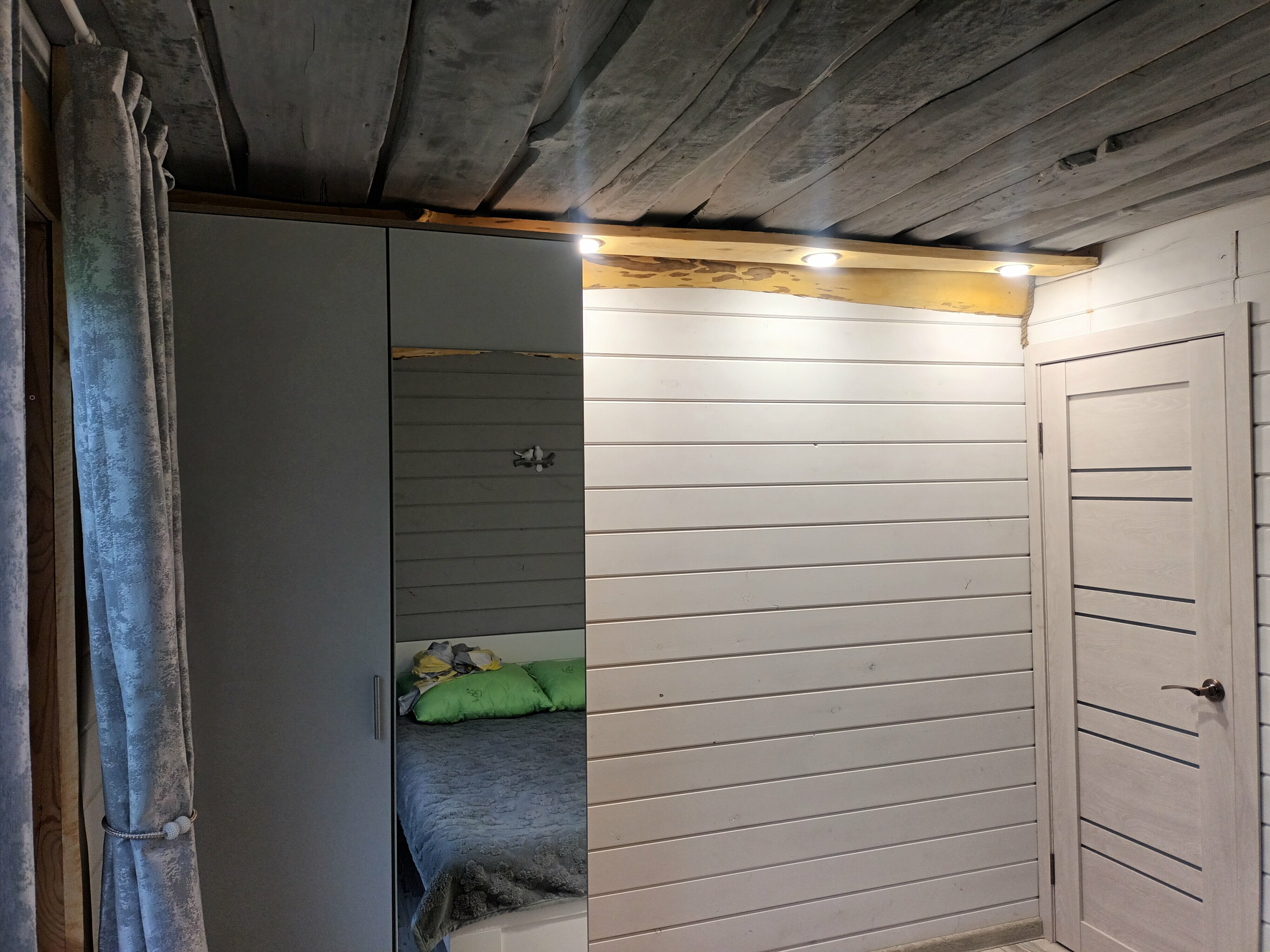 Семейный номер с видом на горы