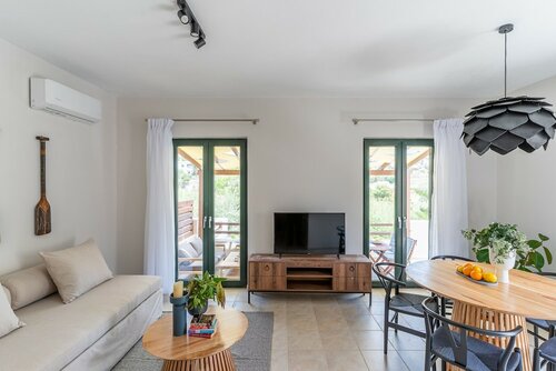 Syra Suite 2.5 Mimosa (Ground floor) в Syra Suites
