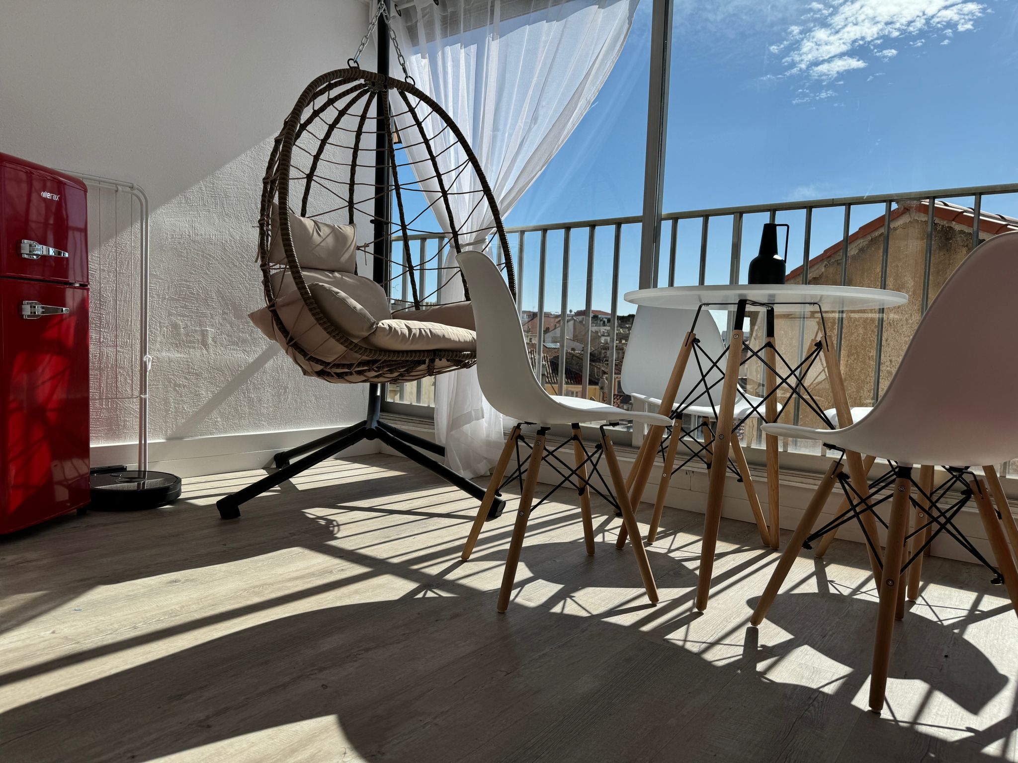 Трехместный номер с видом на город