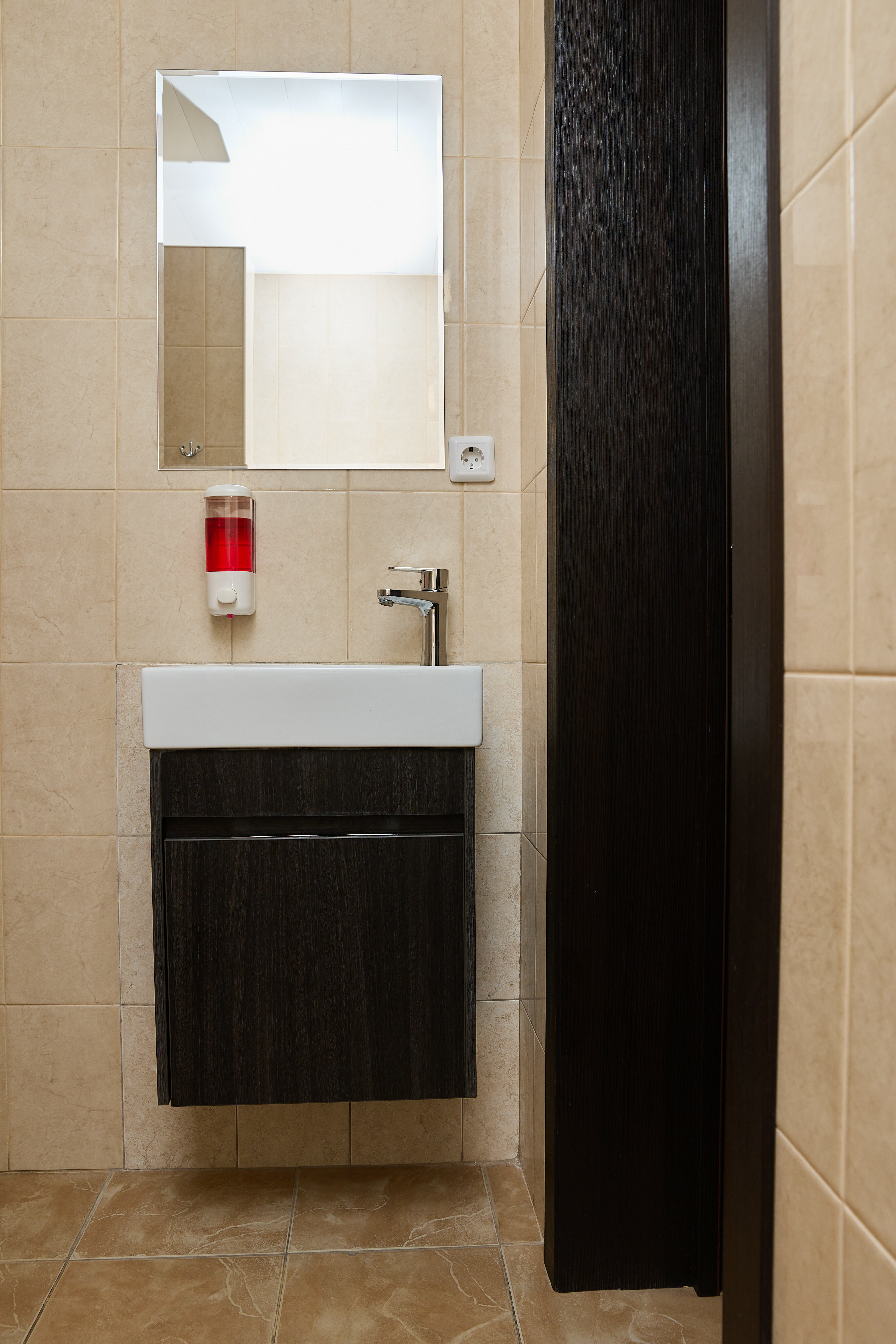 Трехместный номер с доступом в баню, бассейн (сеанс 4 часа в сутки на каждого гостя)