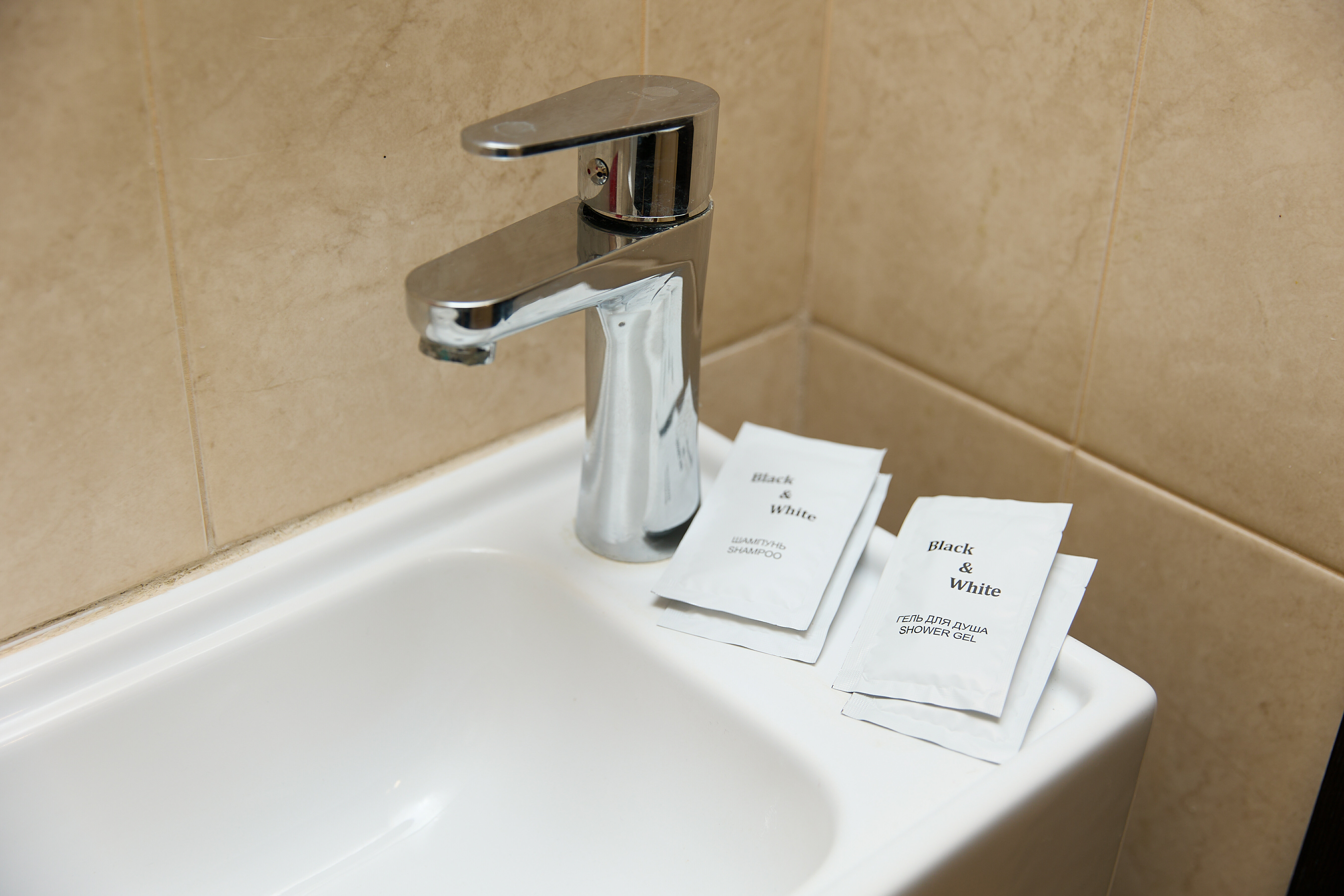 Трехместный номер с доступом в баню, бассейн (сеанс 4 часа в сутки на каждого гостя)